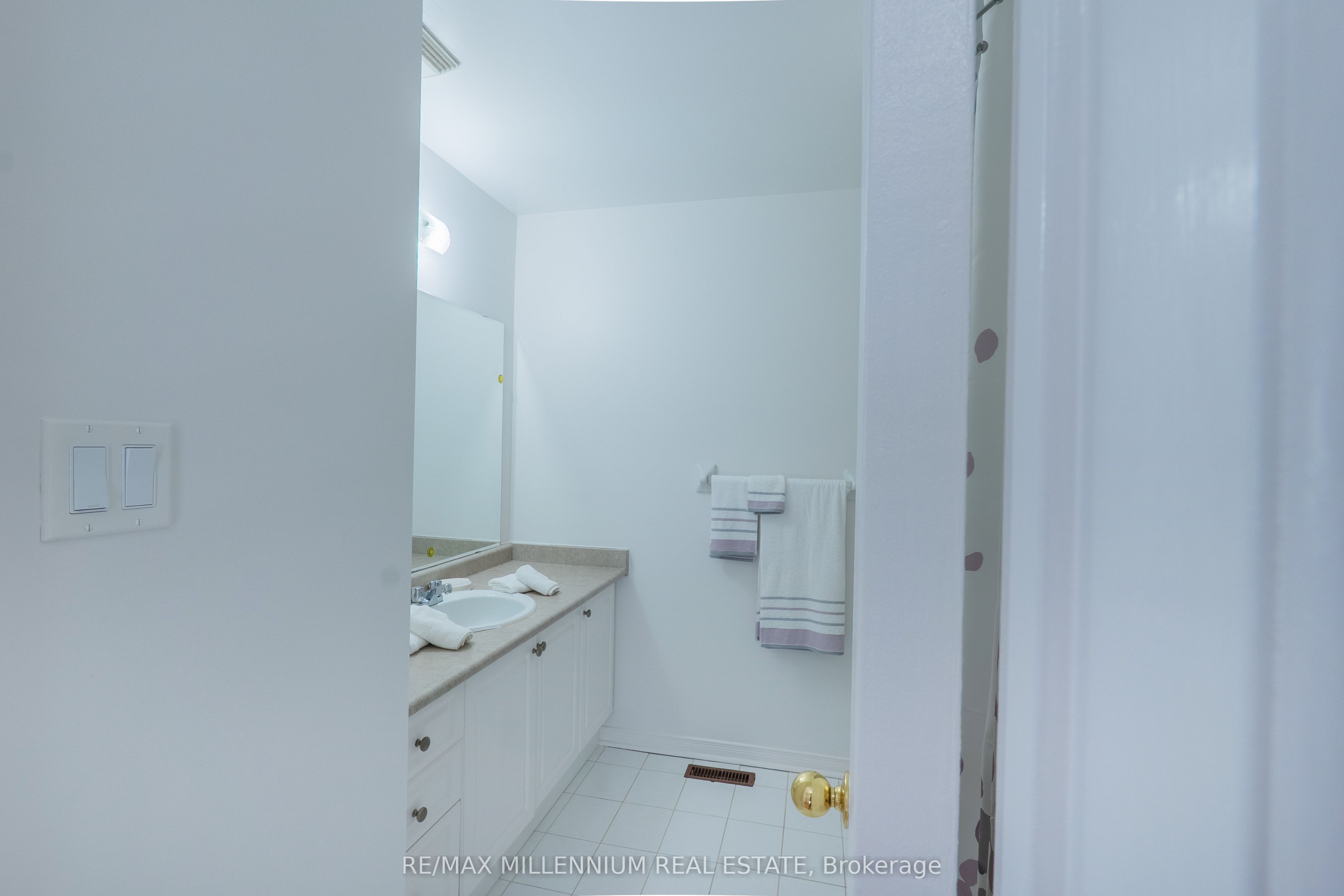 90 Ronan Crescent Property Photo 21