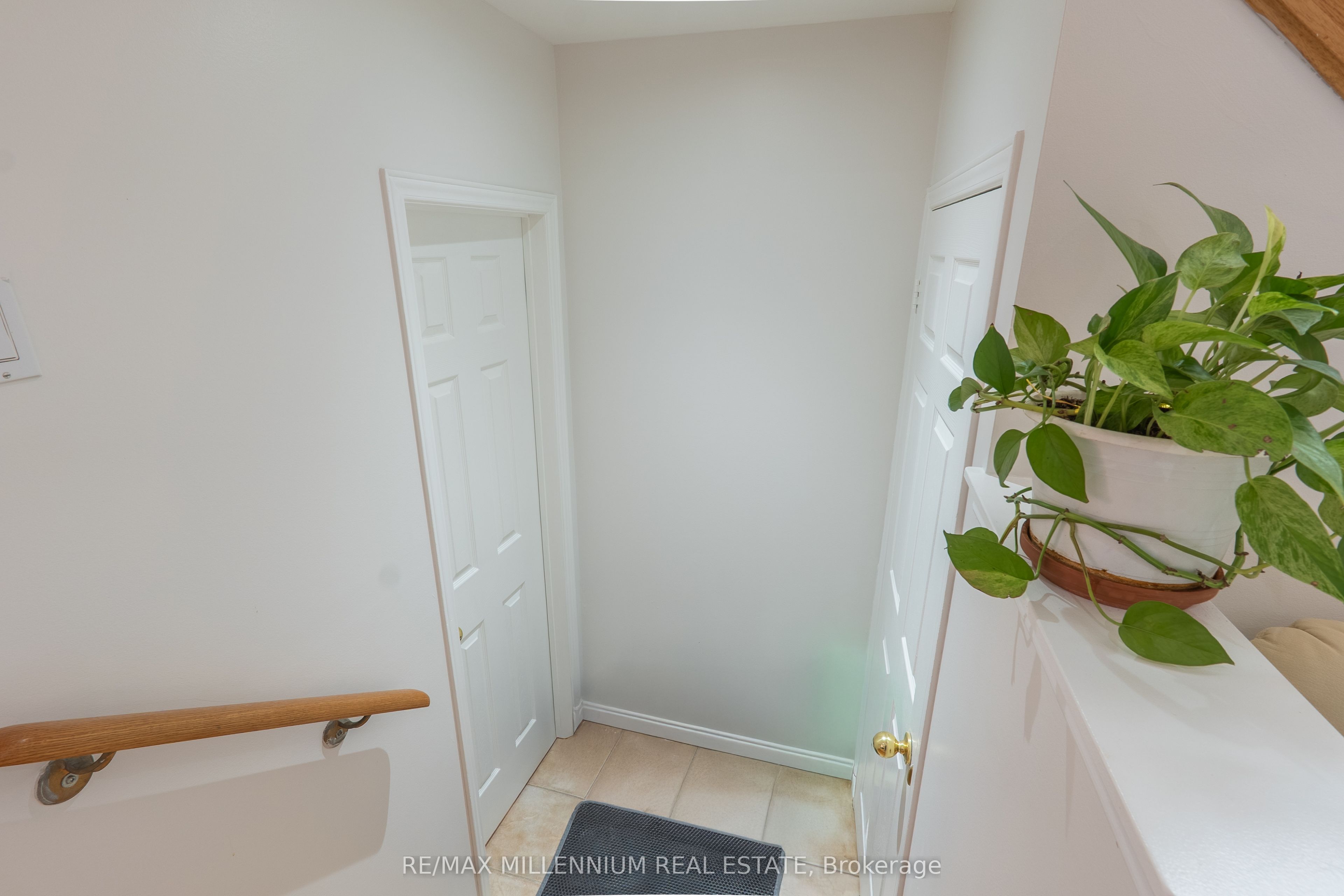 90 Ronan Crescent Property Photo 27