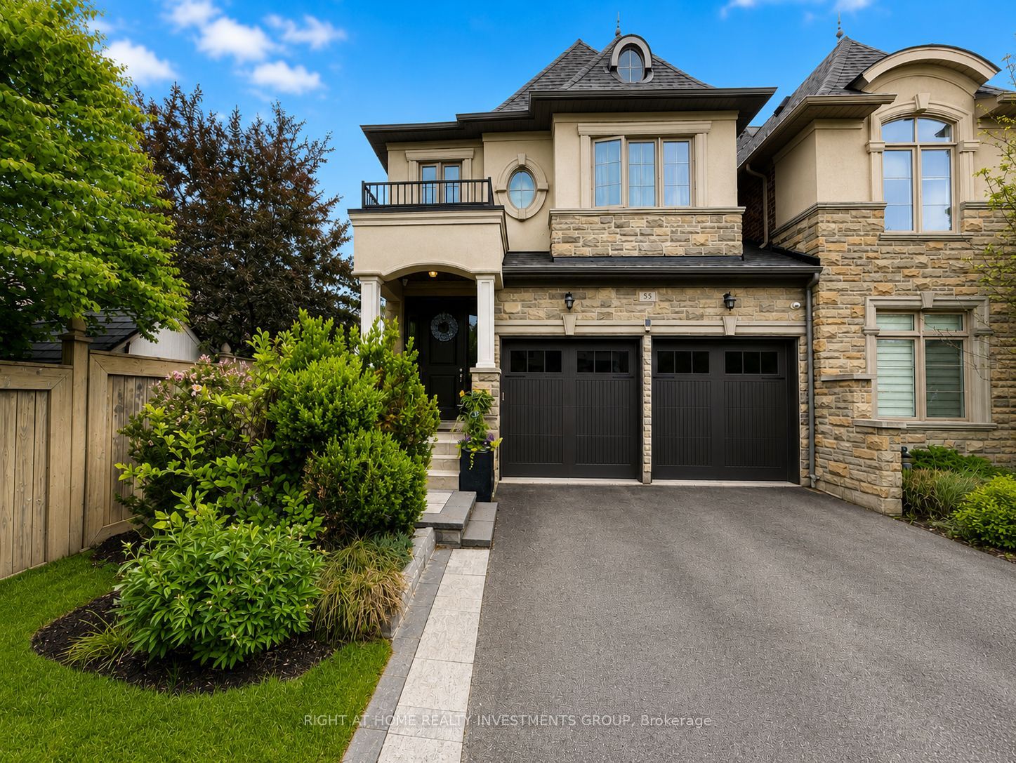 55 Robert Berry Crescent Property Photo 1