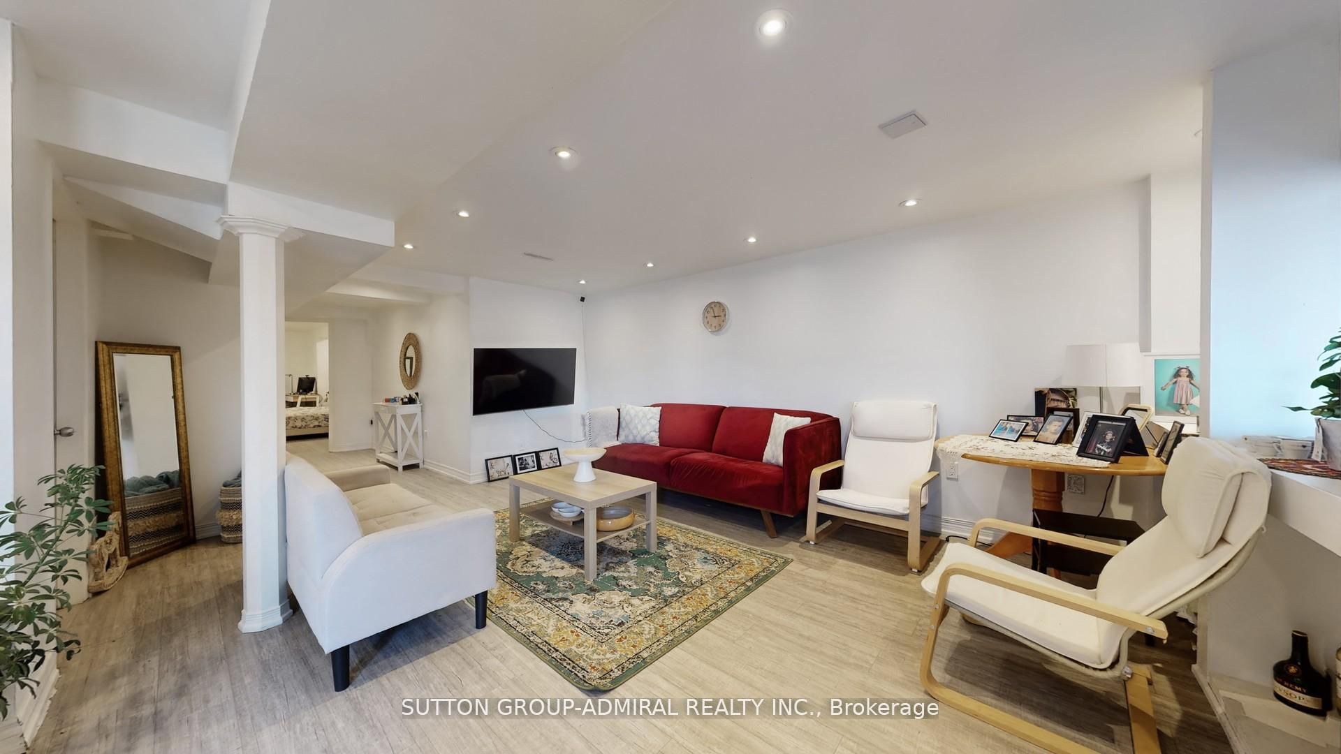 8 Colleen Street Property Photo 40