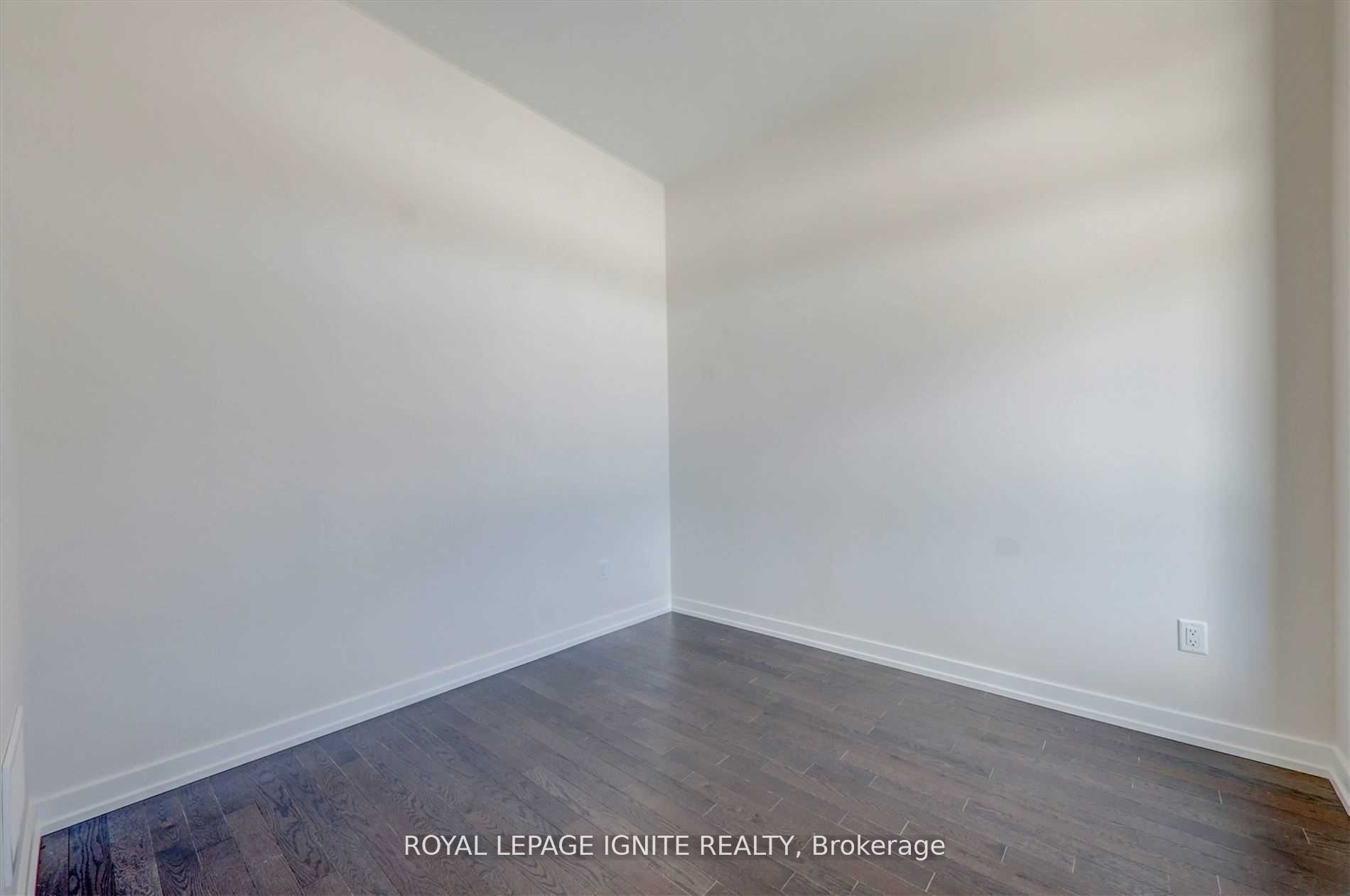 56 Rustle Woods Avenue Property Photo 6