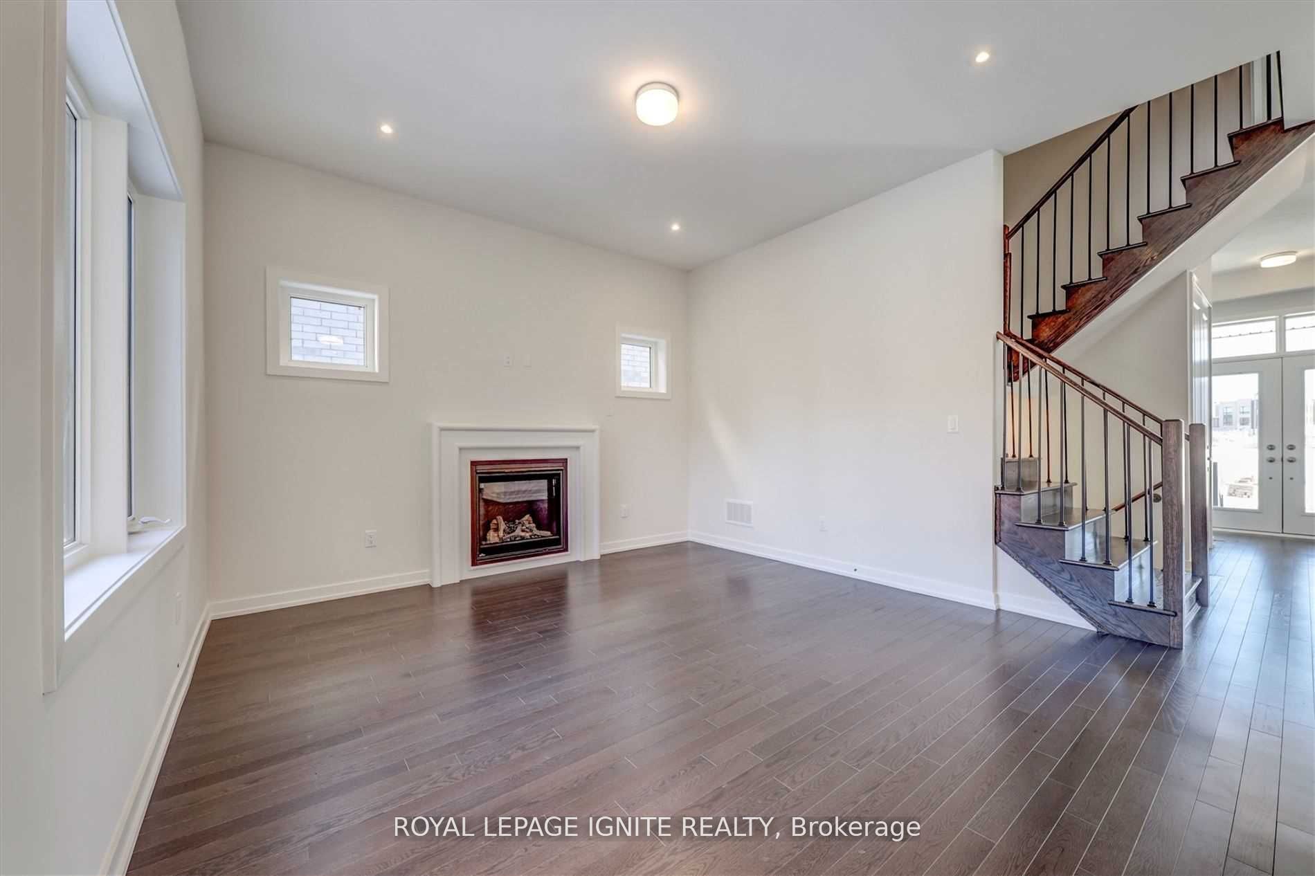 56 Rustle Woods Avenue Property Photo 15