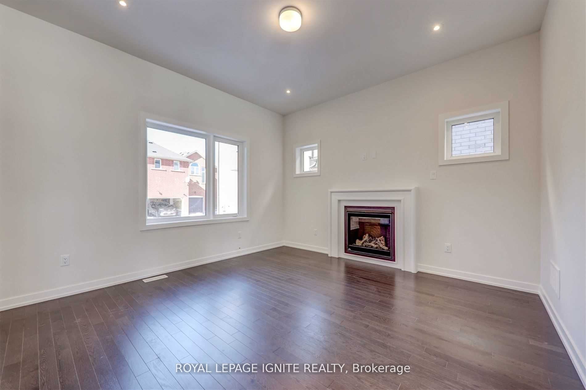 56 Rustle Woods Avenue Property Photo 16