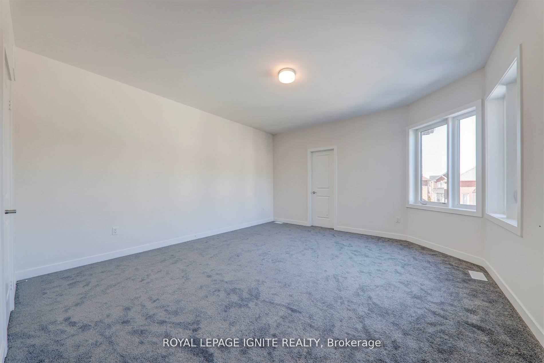 56 Rustle Woods Avenue Property Photo 23