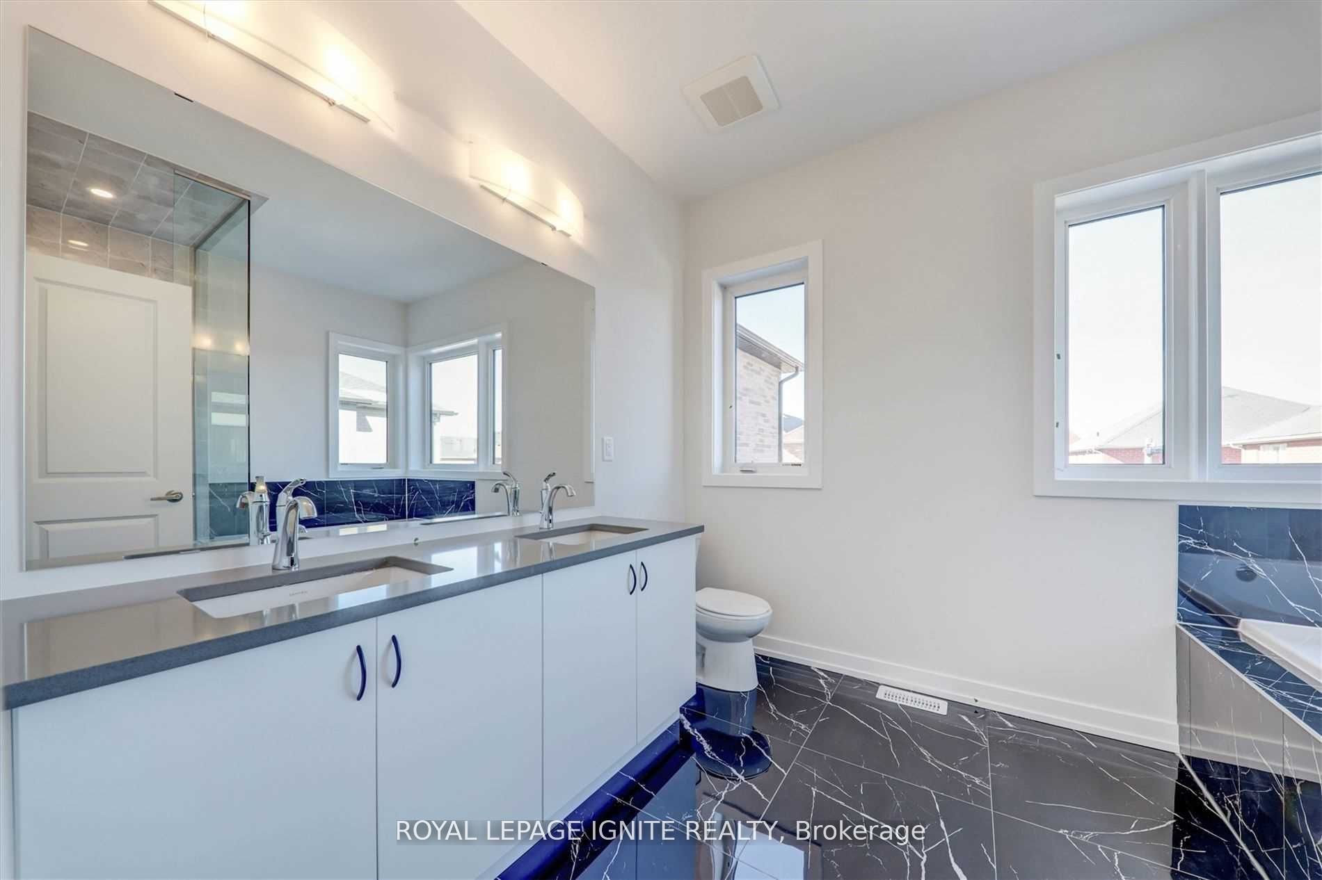 56 Rustle Woods Avenue Property Photo 26