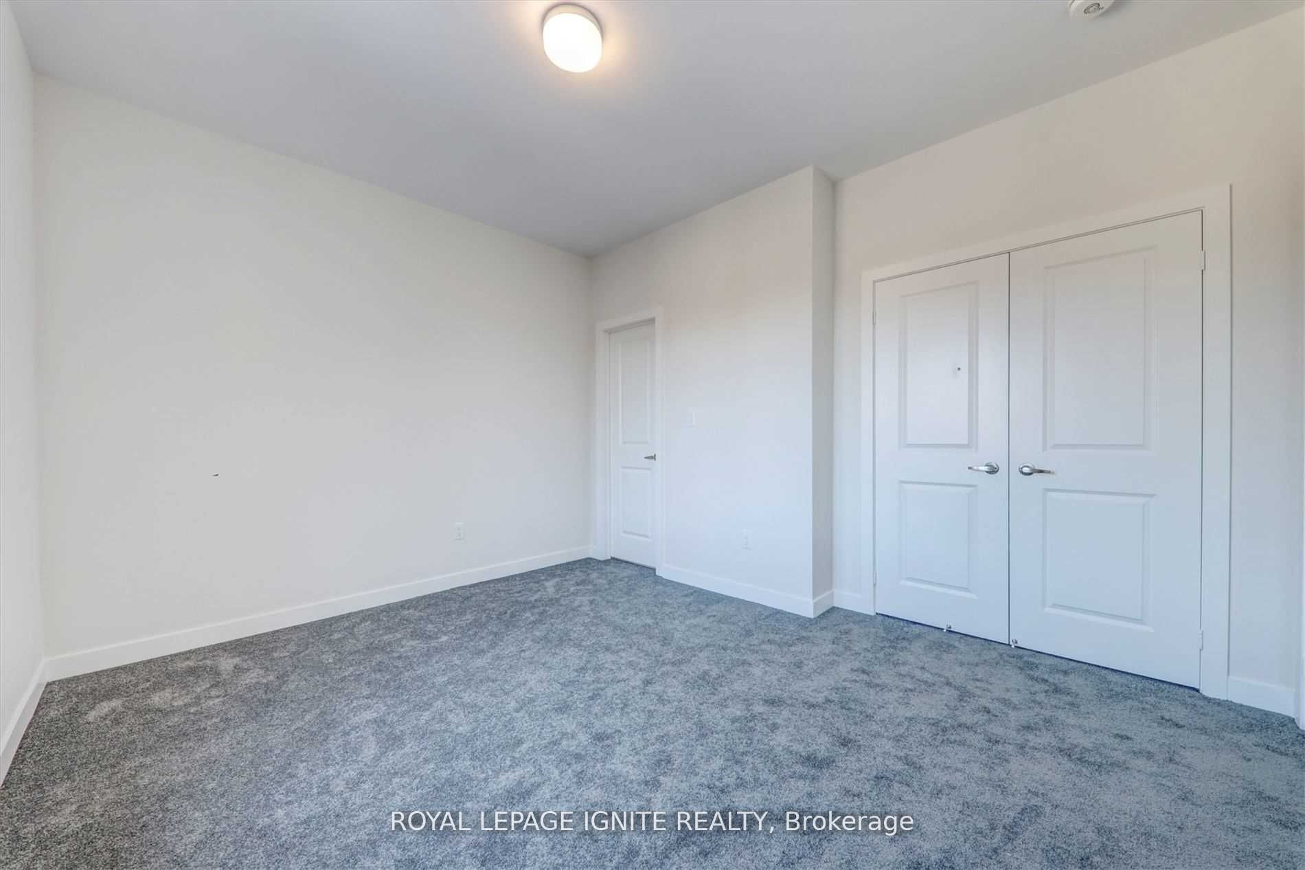 56 Rustle Woods Avenue Property Photo 29