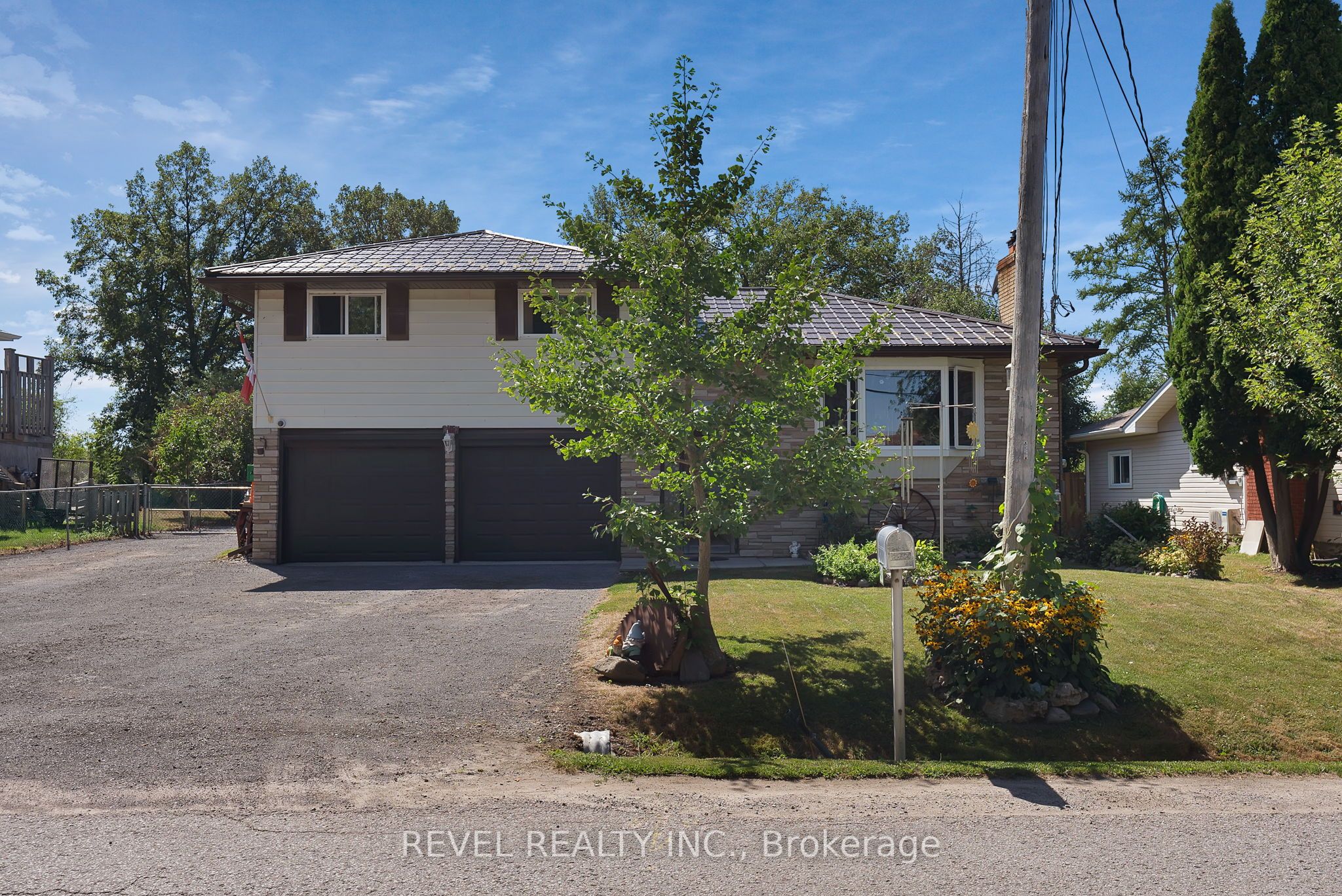 520 Duclos Point Road Property Photo 4