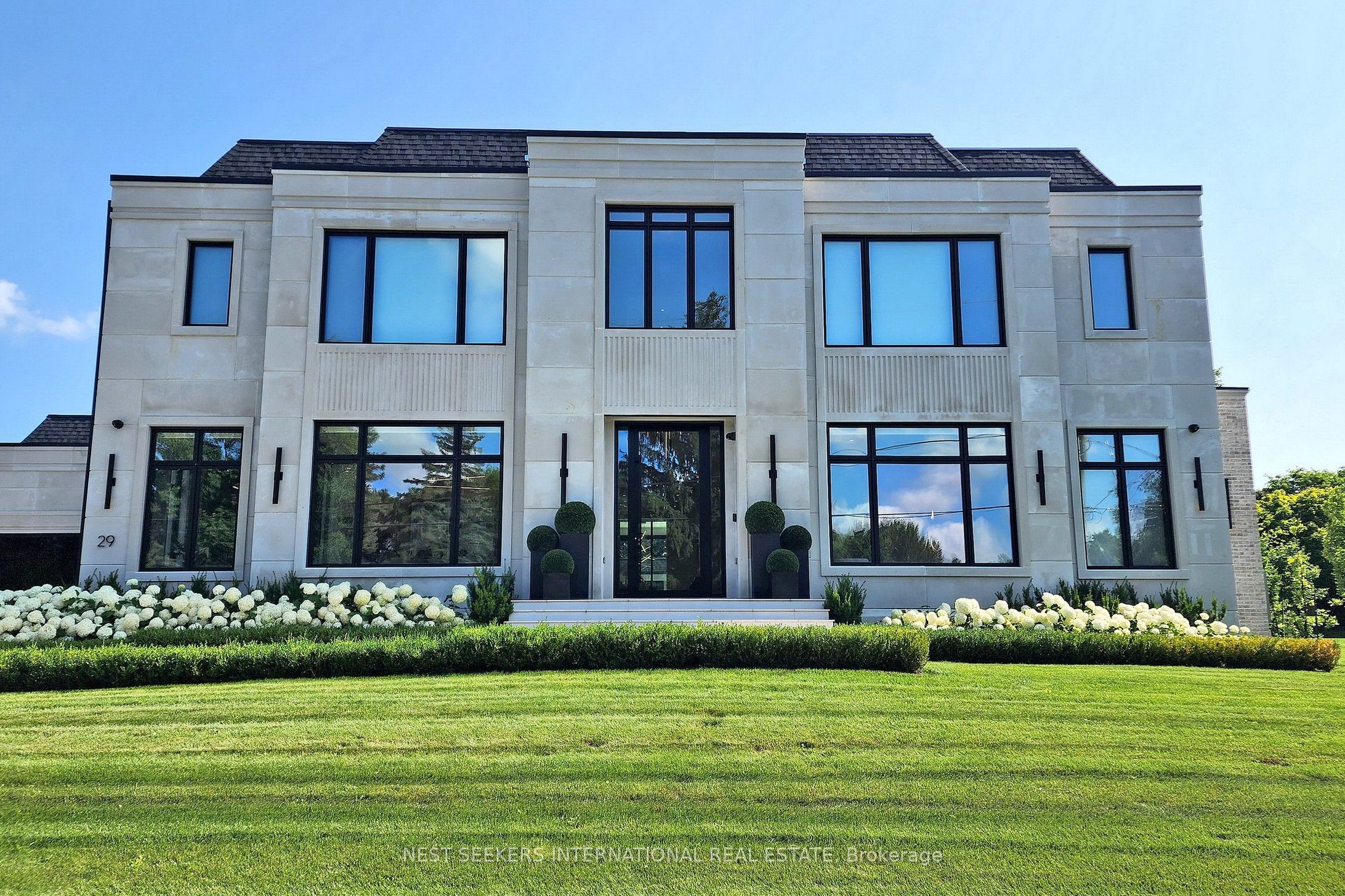 29 Greenside Drive Property Photo 2