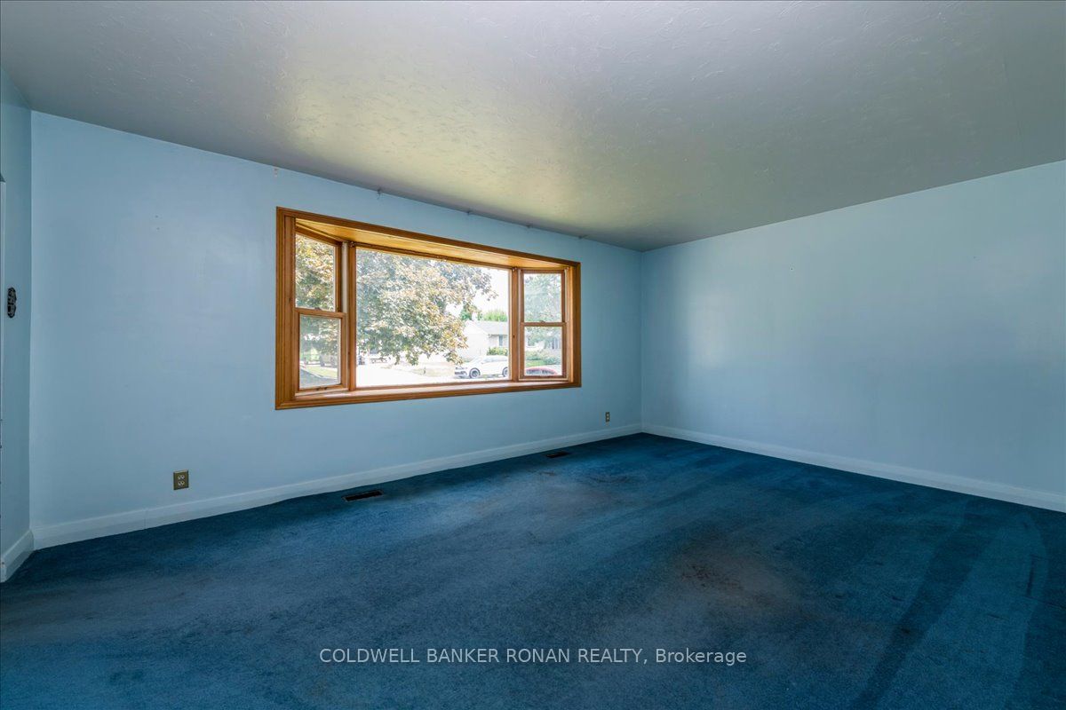 199 Tupper Street W Property Photo 6