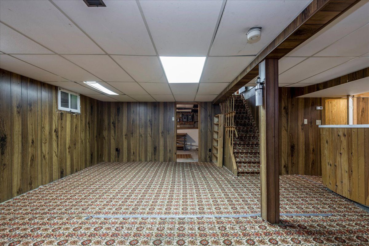199 Tupper Street W Property Photo 11