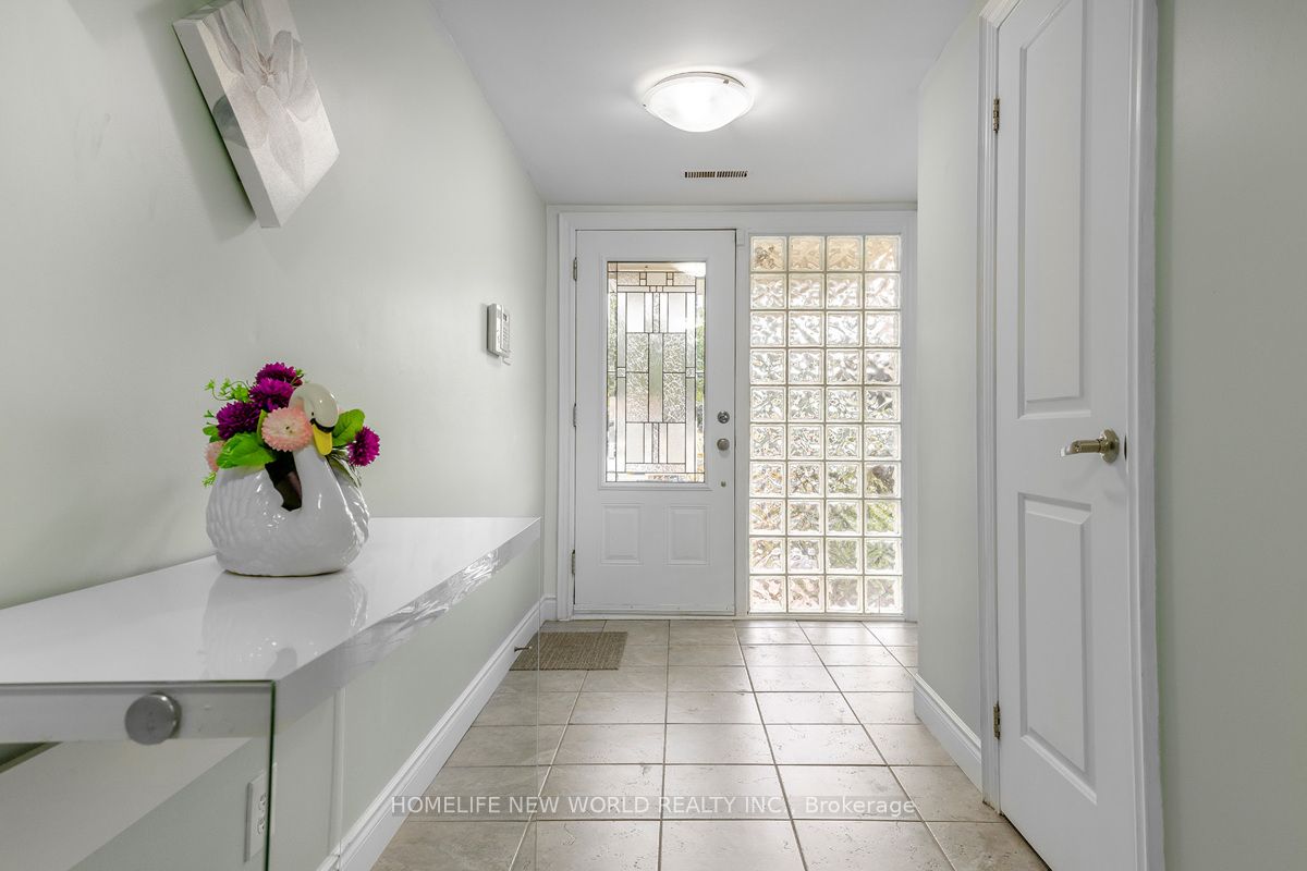 61 Poplar Crescent Property Photo 2