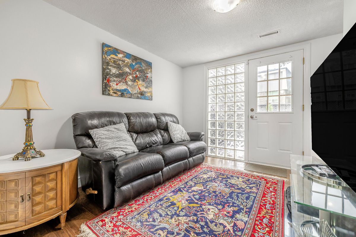 61 Poplar Crescent Property Photo 3