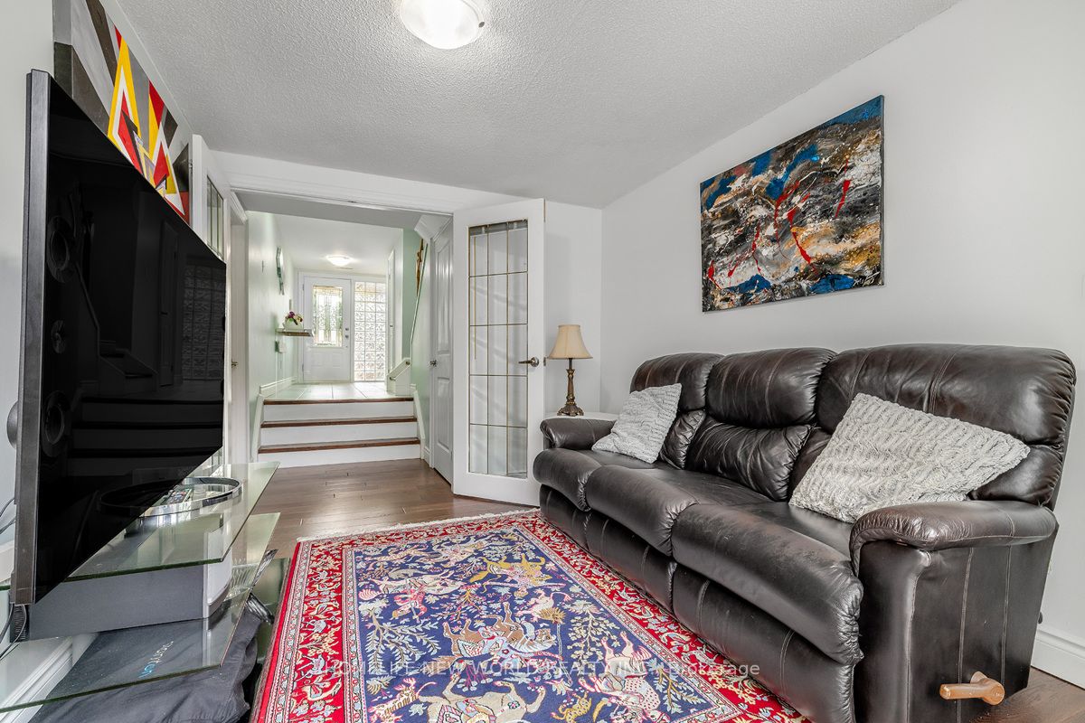 61 Poplar Crescent Property Photo 4