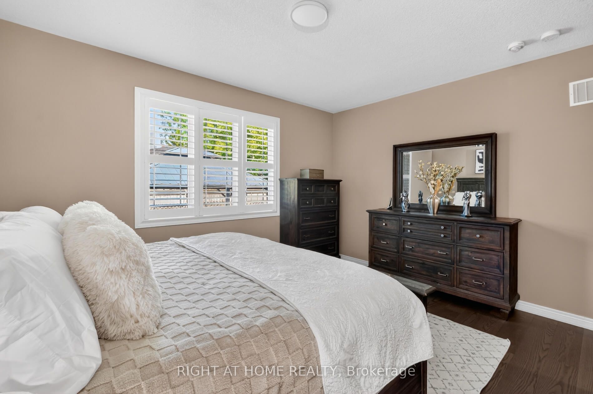 80 Sharpe Crescent Property Photo 21
