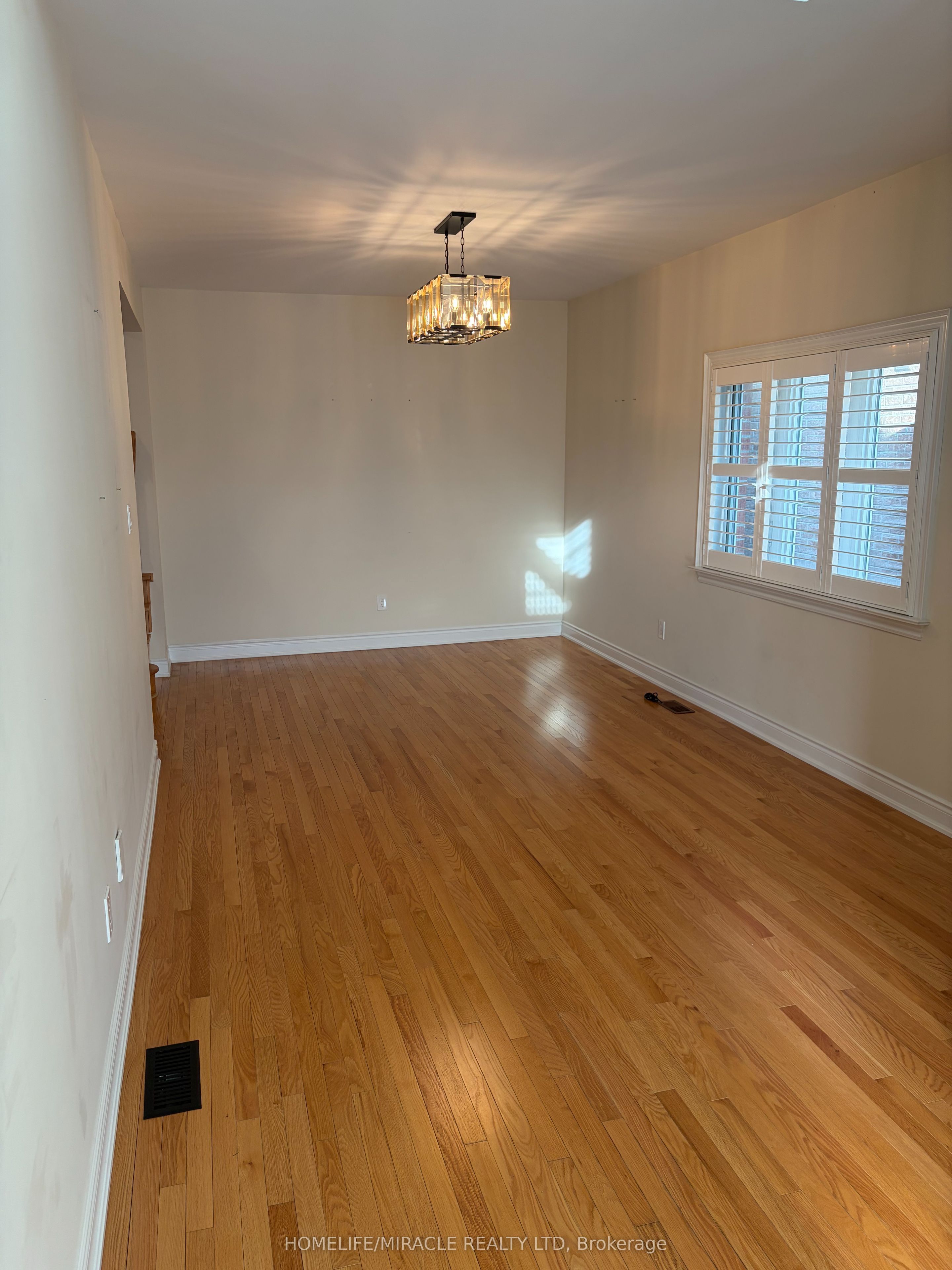 148 Milby Crescent Property Photo 5