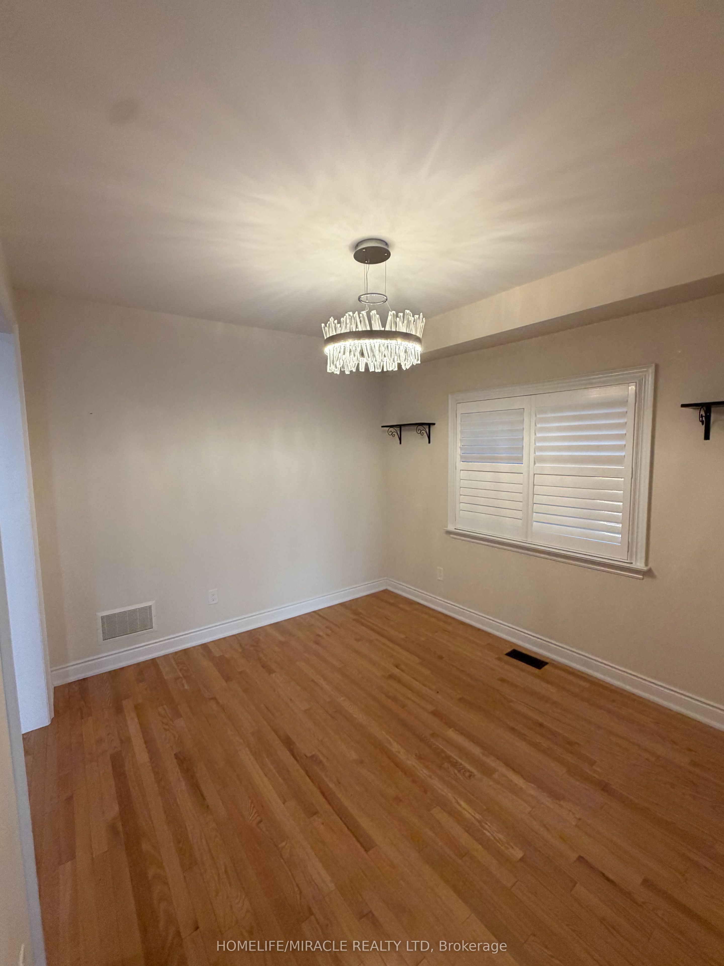 148 Milby Crescent Property Photo 9