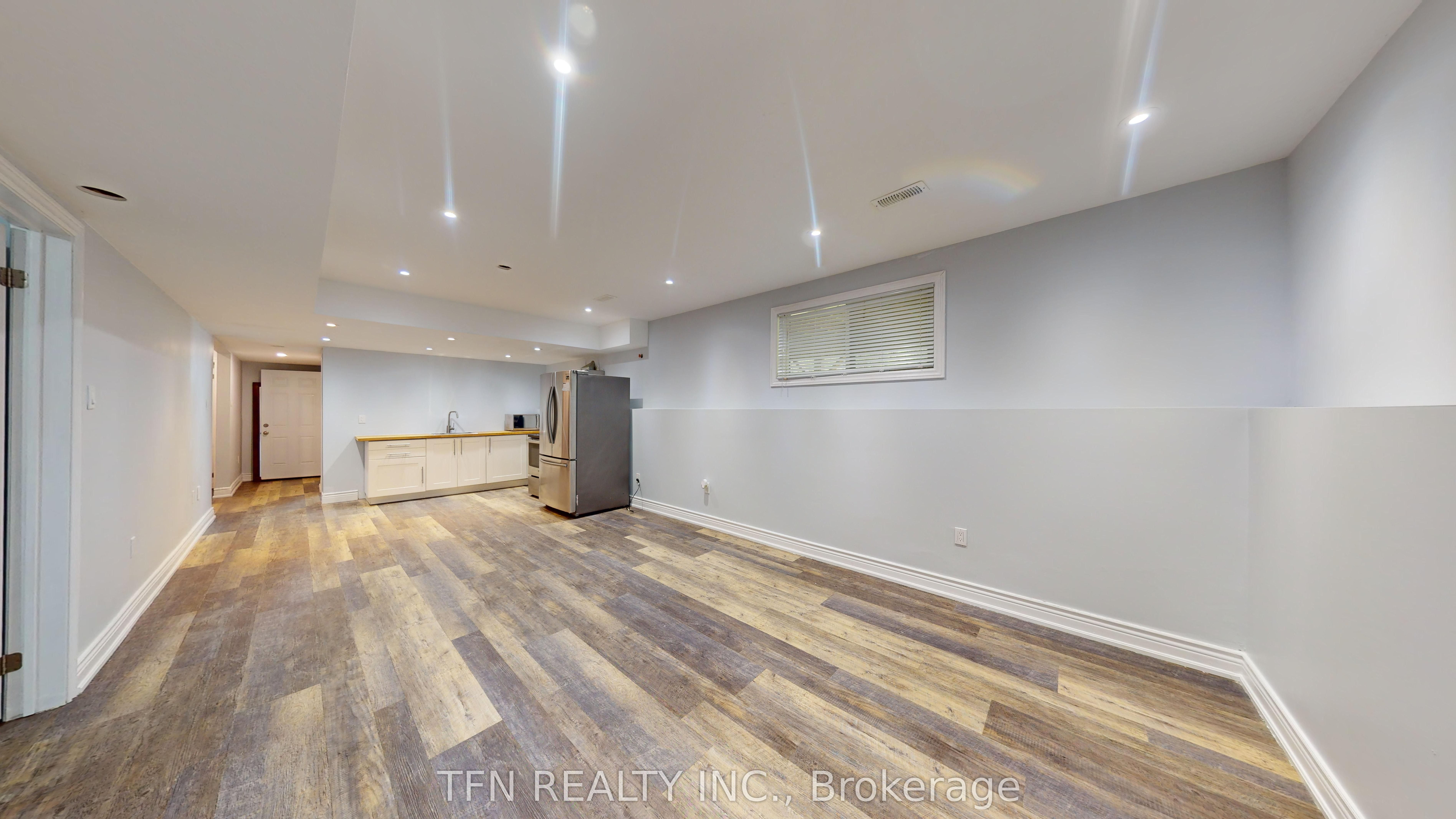 1048 Gilmore Avenue Property Photo 19