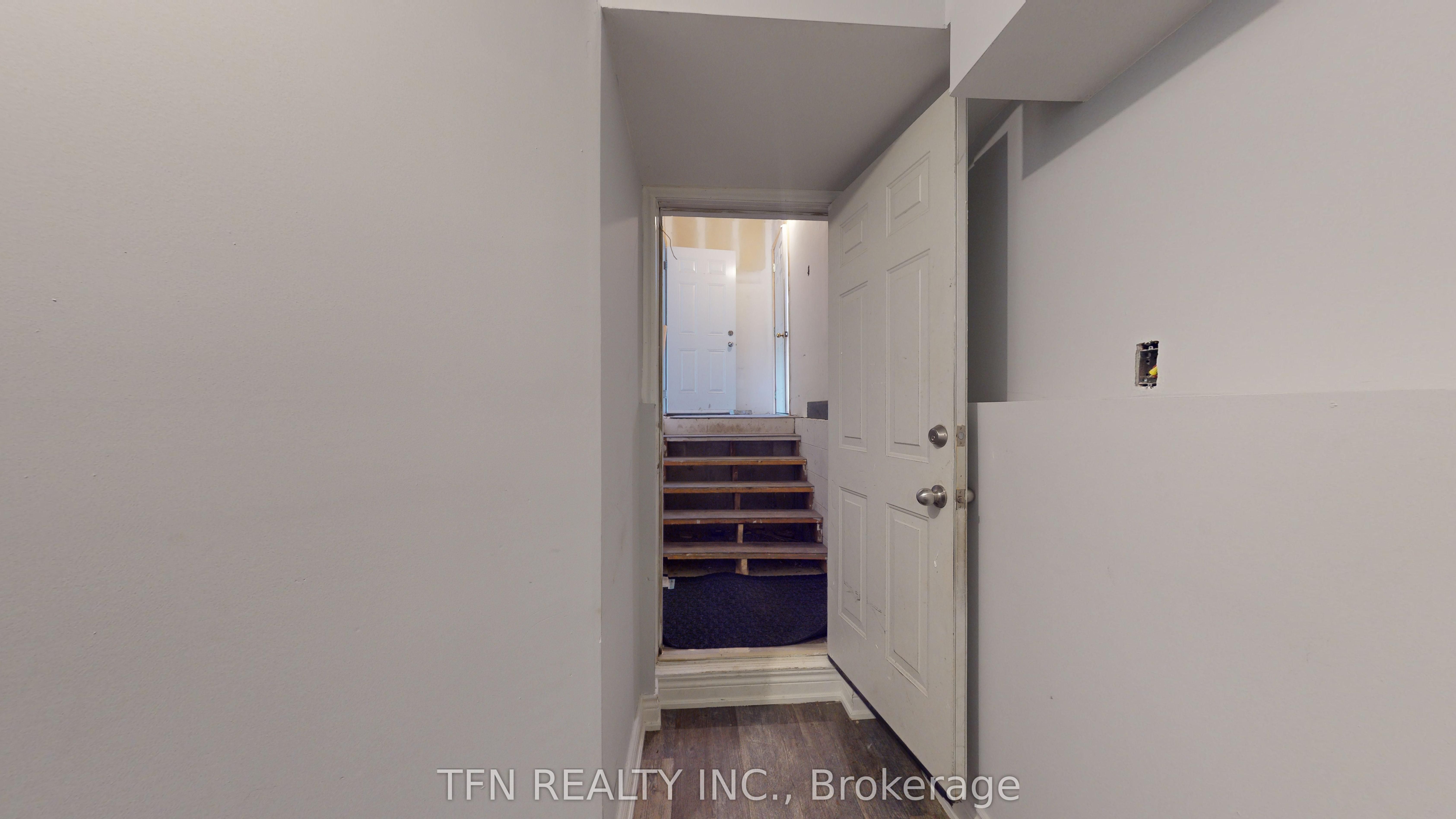 1048 Gilmore Avenue Property Photo 20