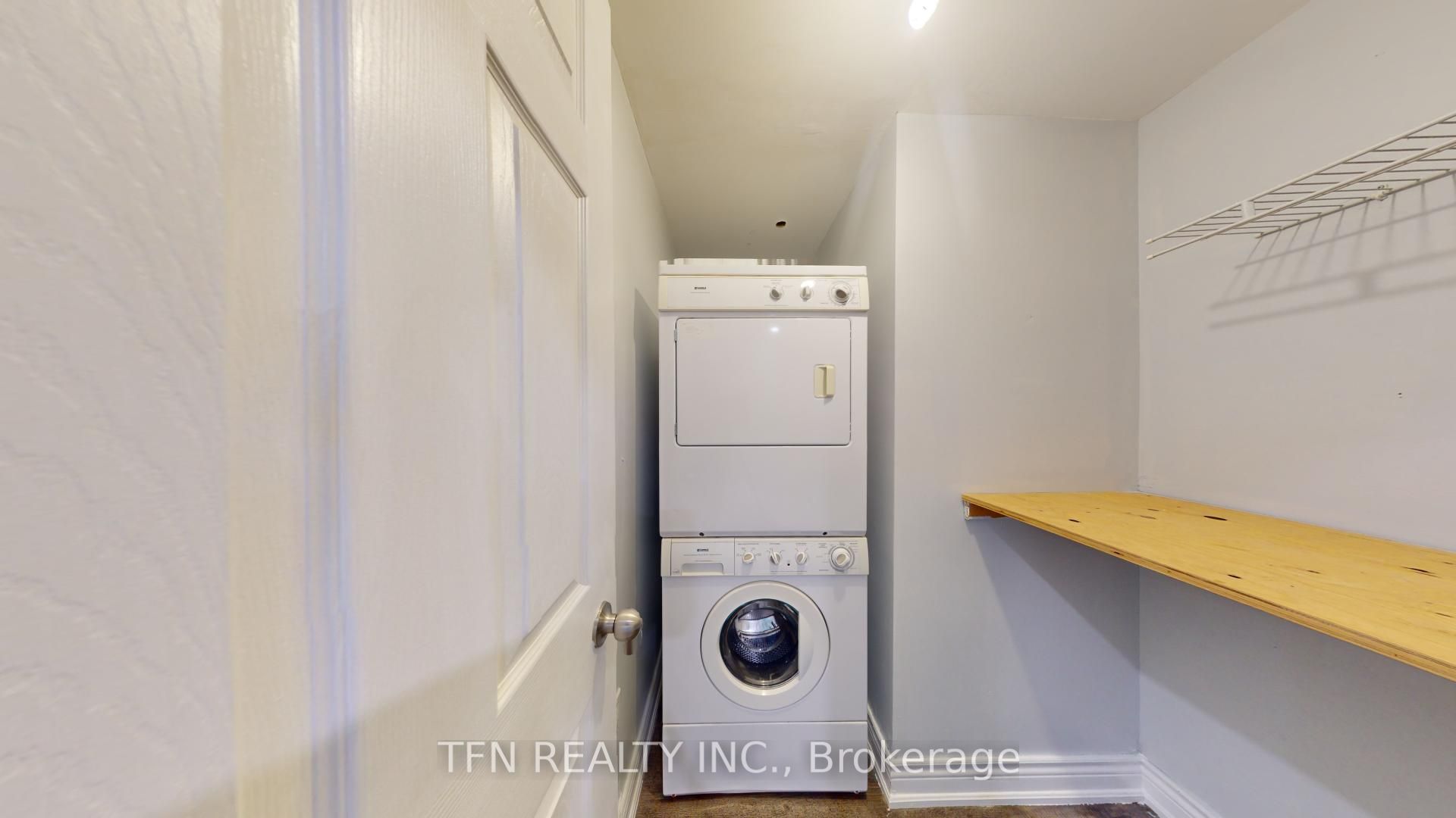 1048 Gilmore Avenue Property Photo 21