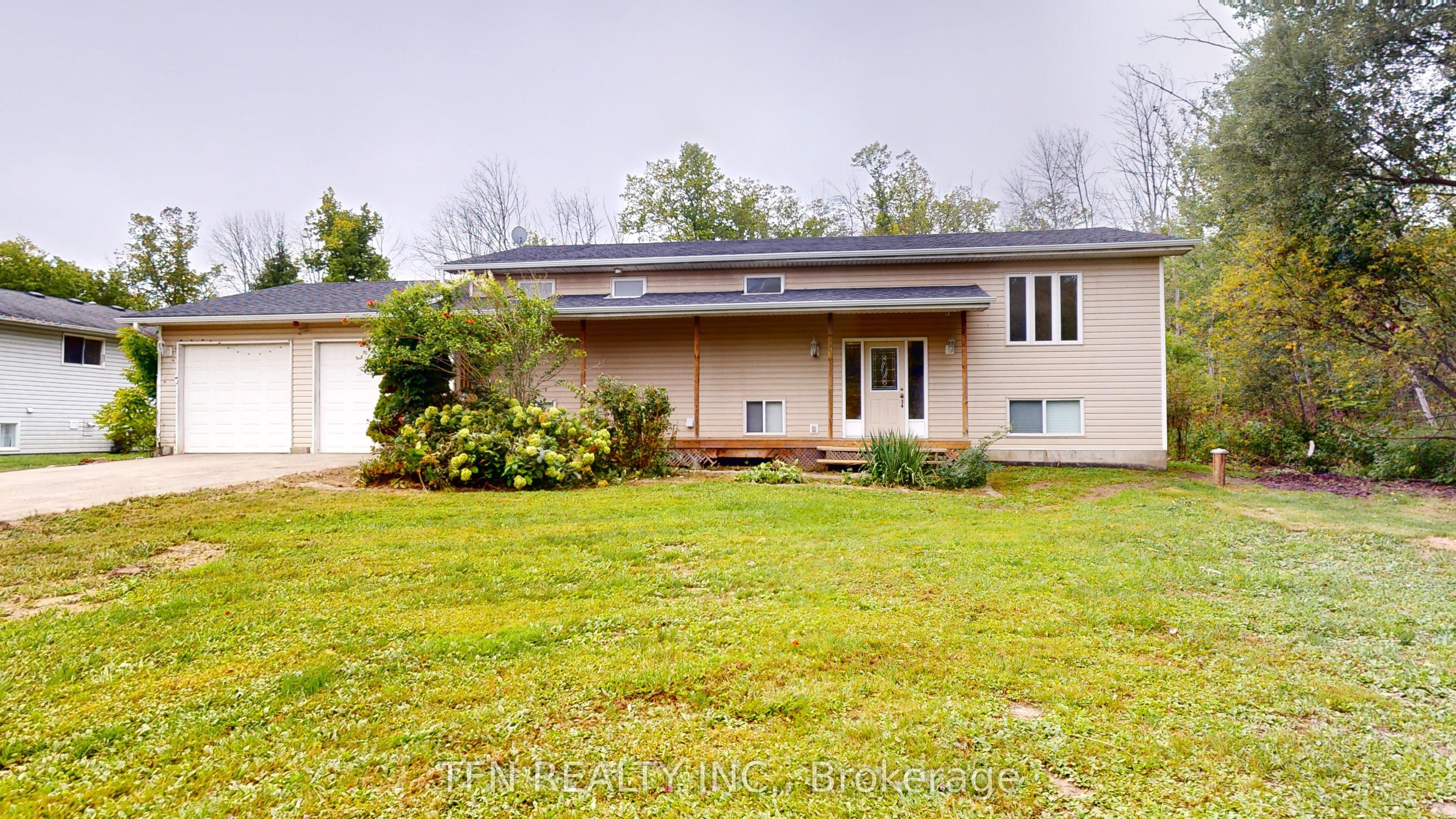1048 Gilmore Avenue Property Photo 27