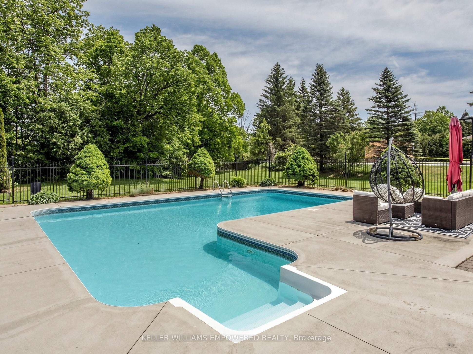 75 Rachelle Court Property Photo 45