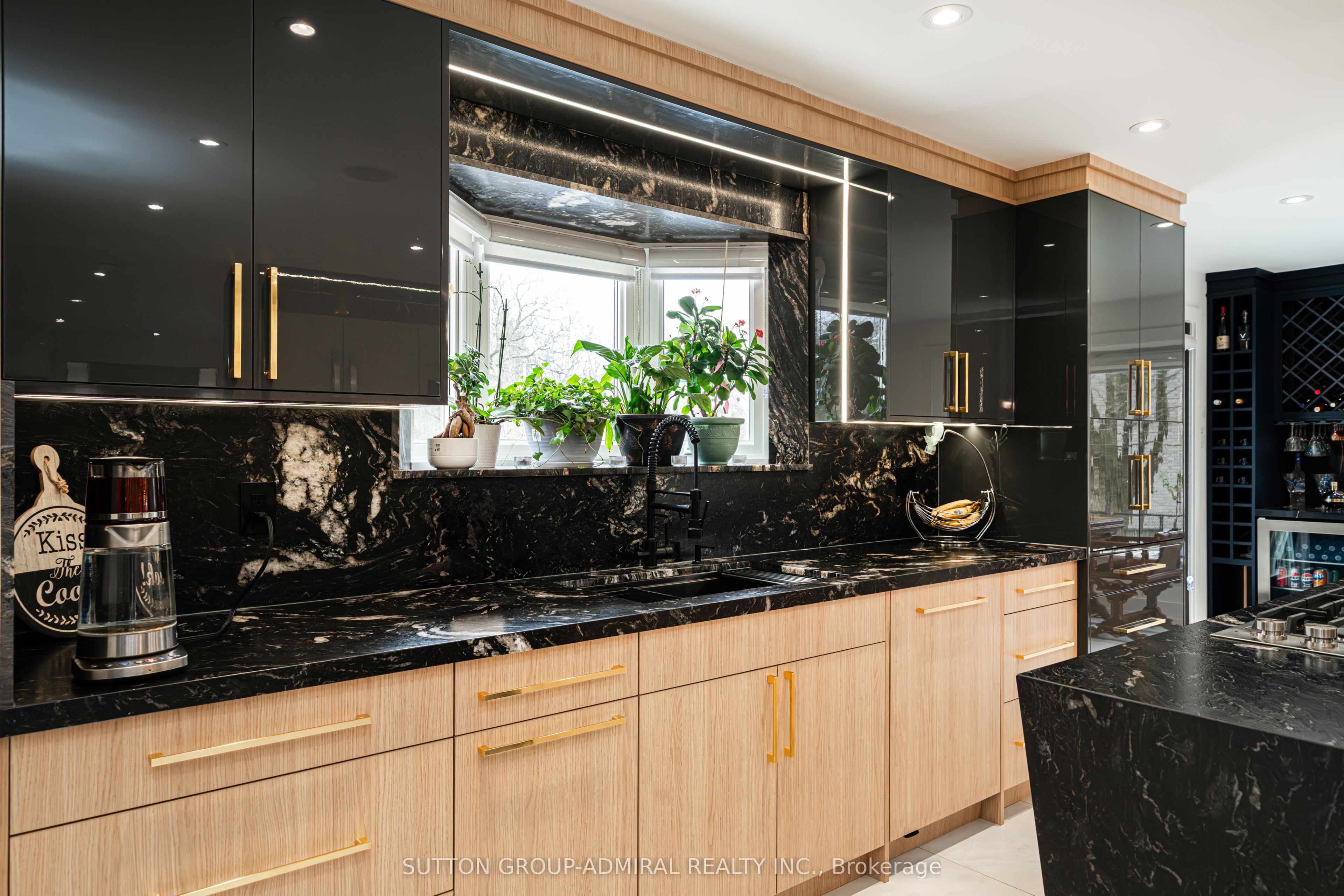 60 Maple Way Property Photo 11
