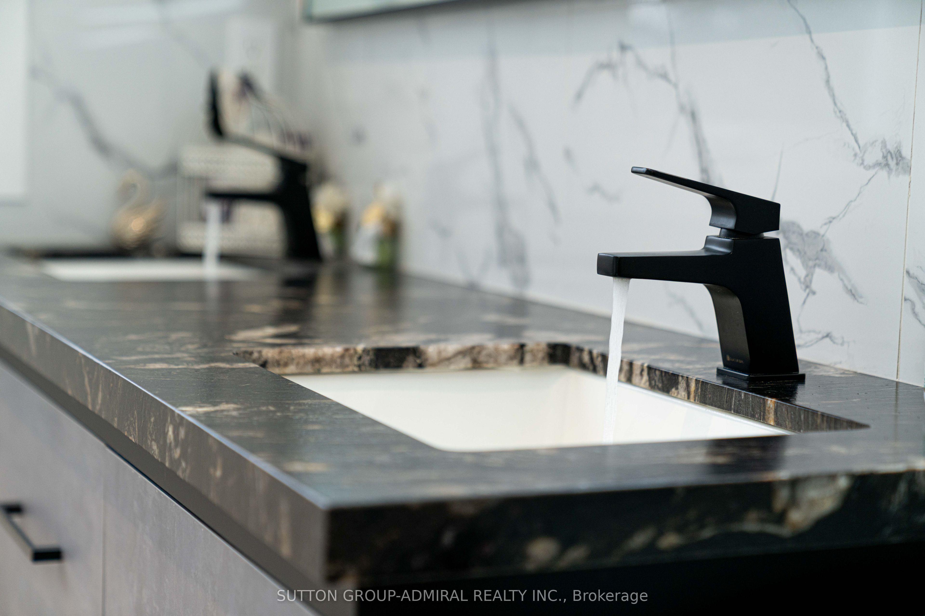 60 Maple Way Property Photo 26