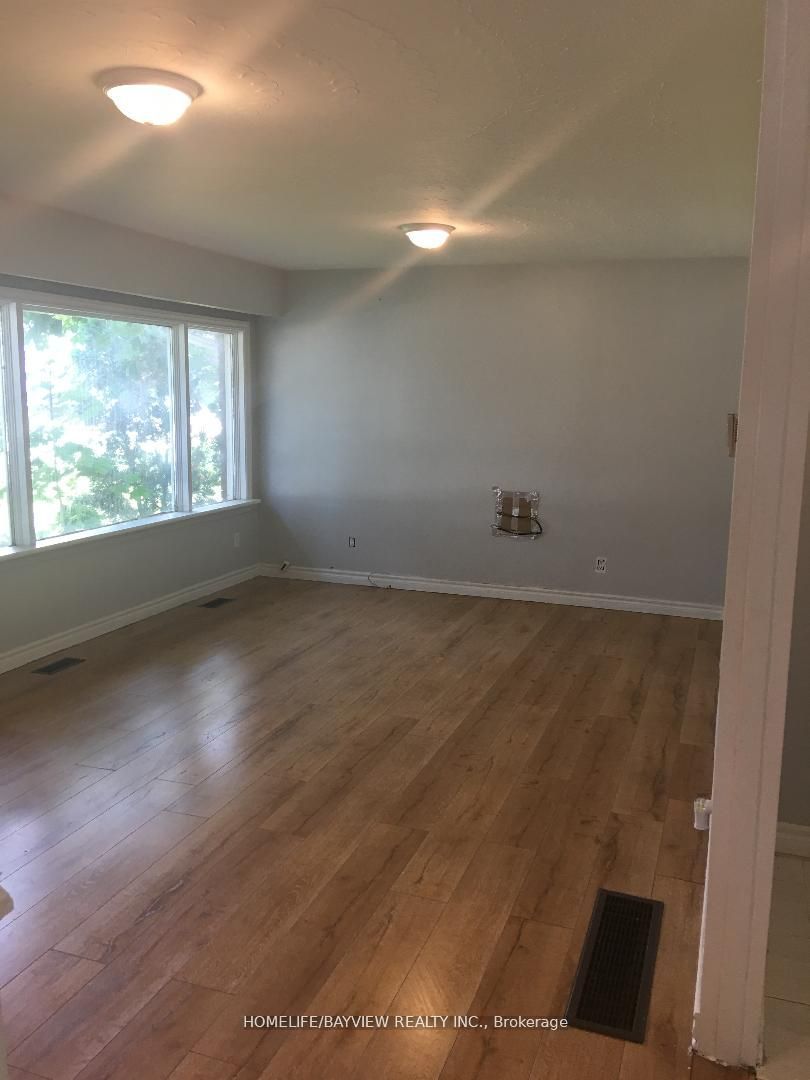 969 Davis Drive Property Photo 2