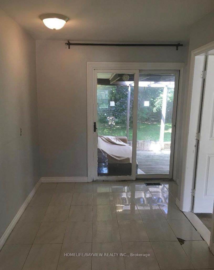 969 Davis Drive Property Photo 3