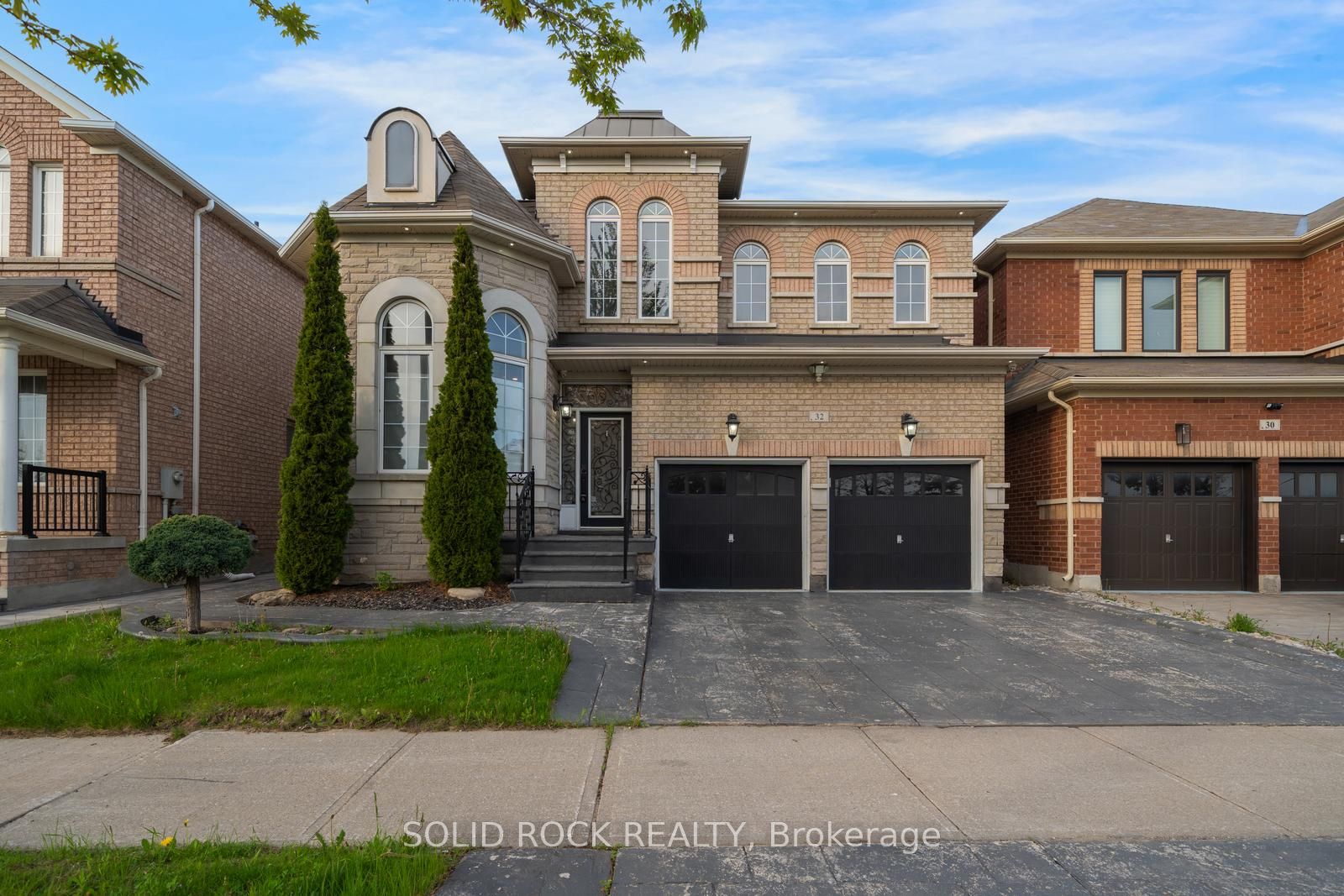 32 Albert Roffey Crescent