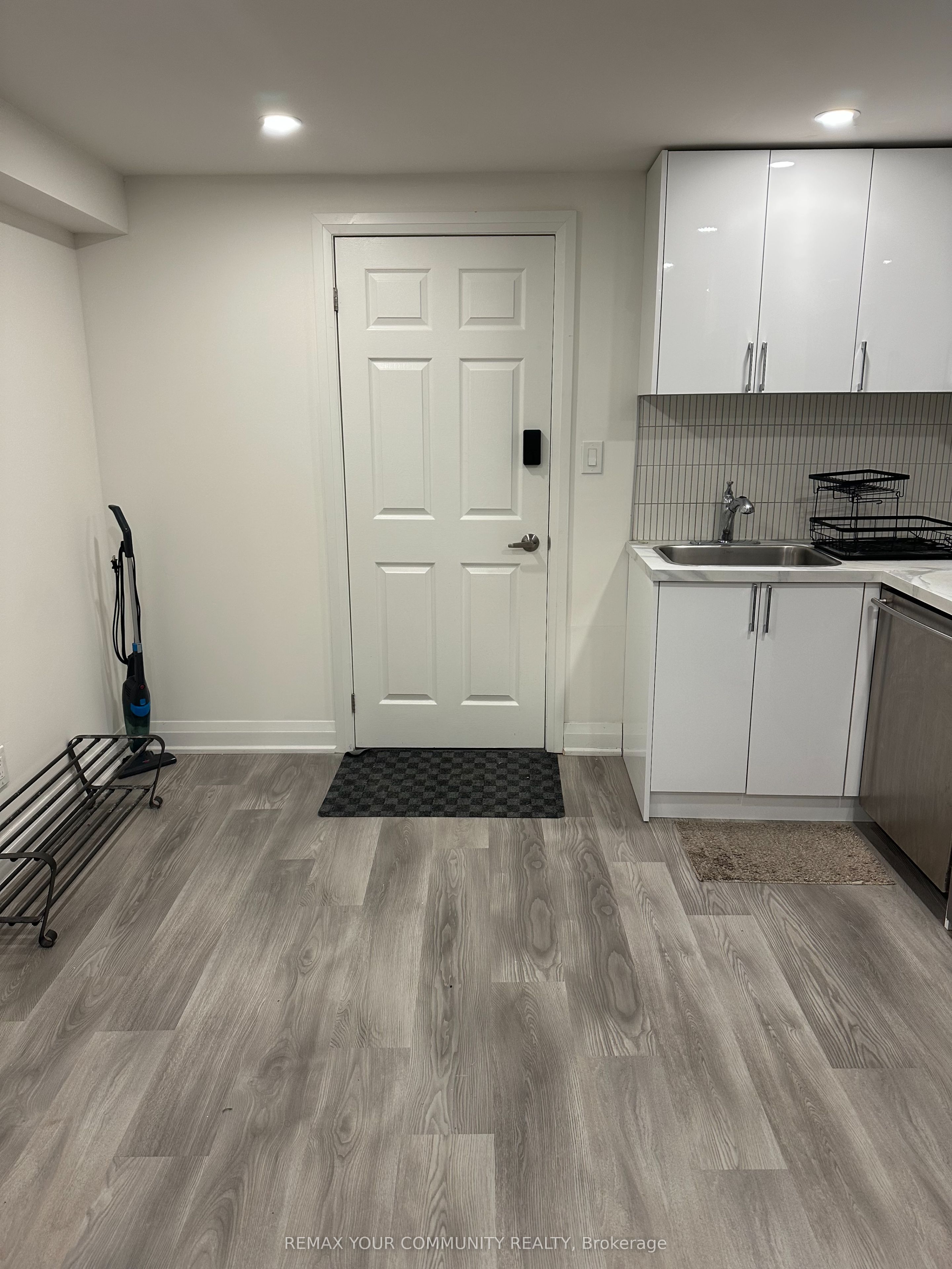 243 Orchard Heights Boulevard Property Photo 8