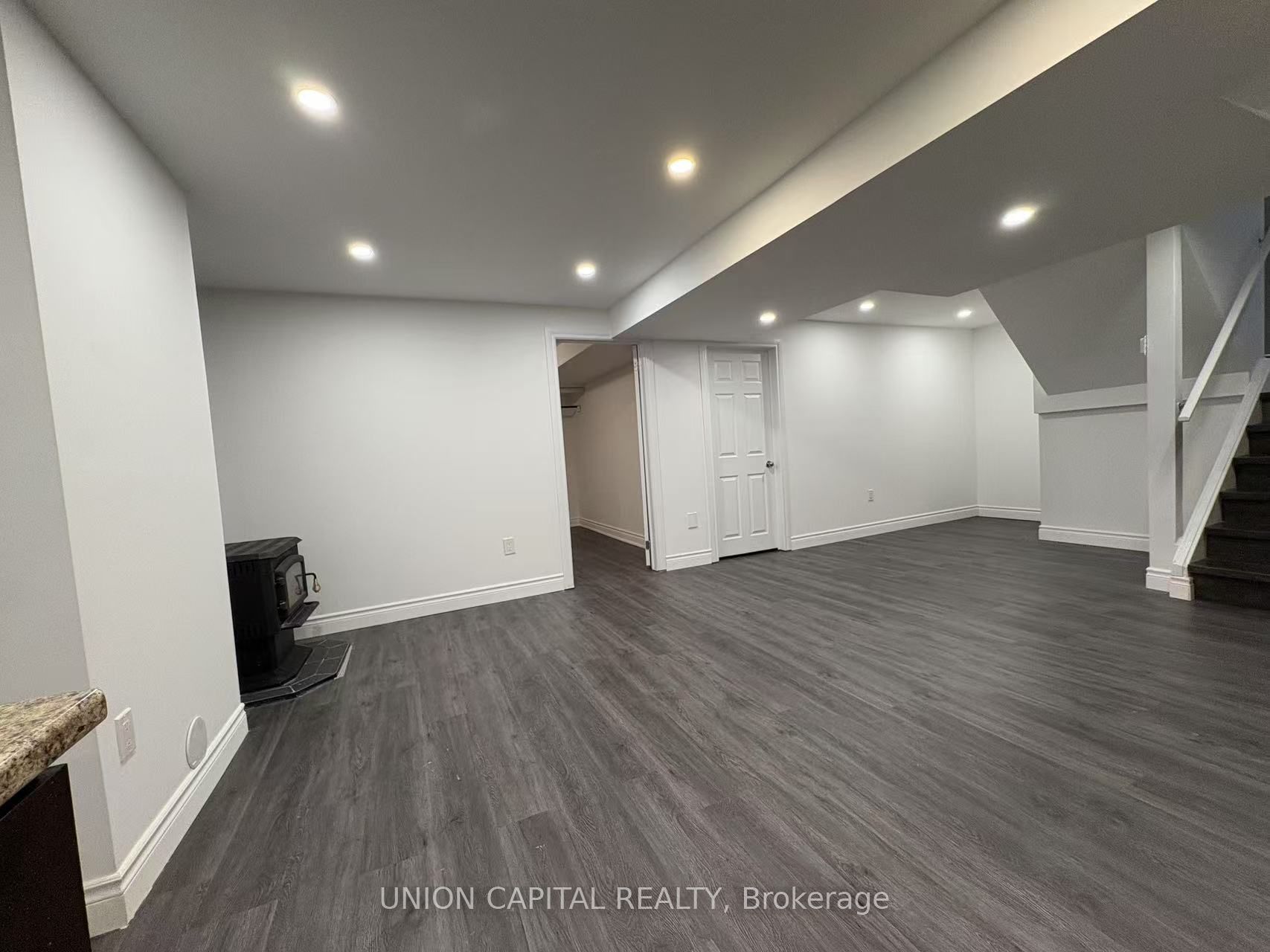 21 Natanya Boulevard Bsmt Property Photo 3