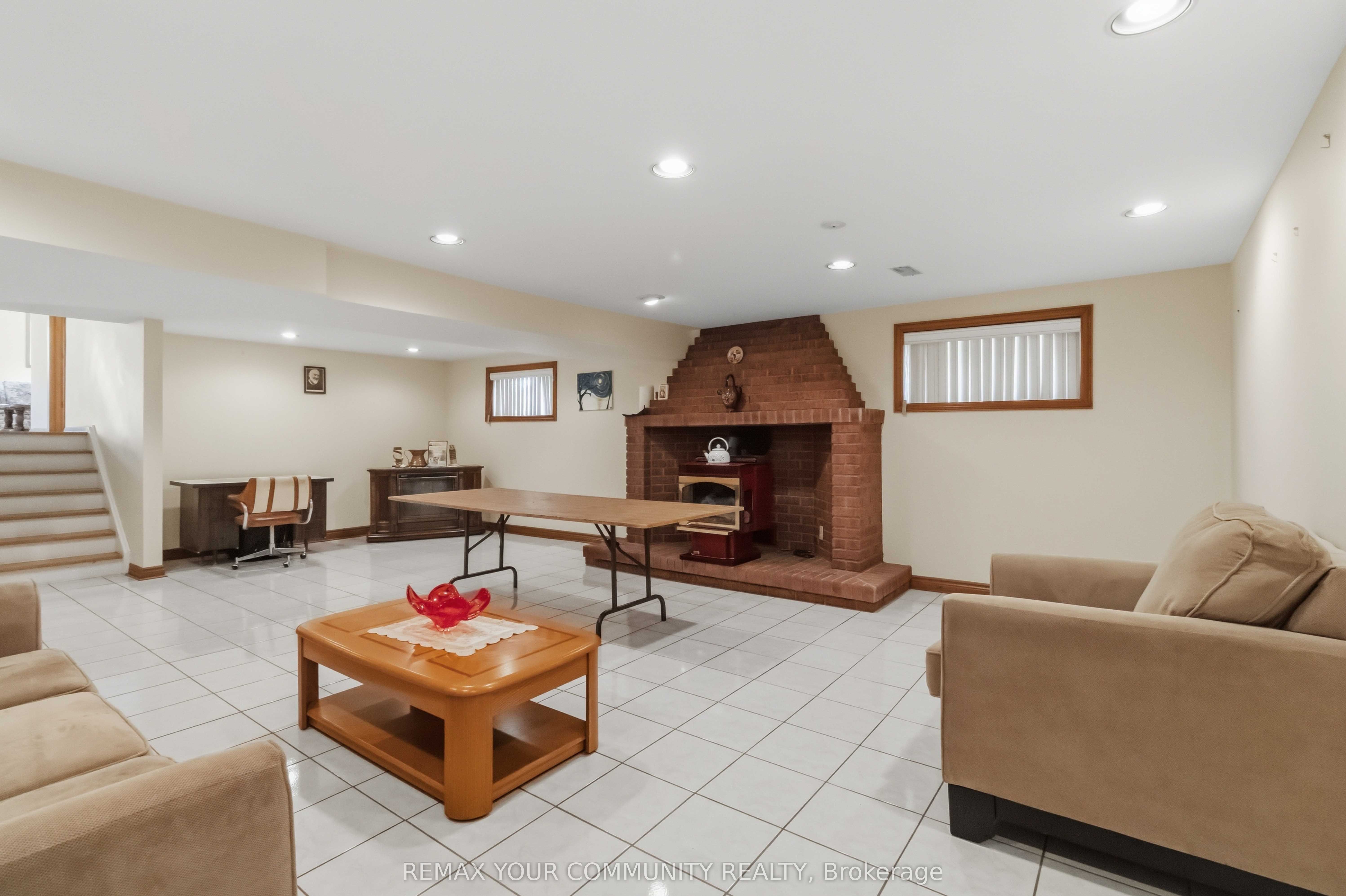 17 Harris Crescent Property Photo 31