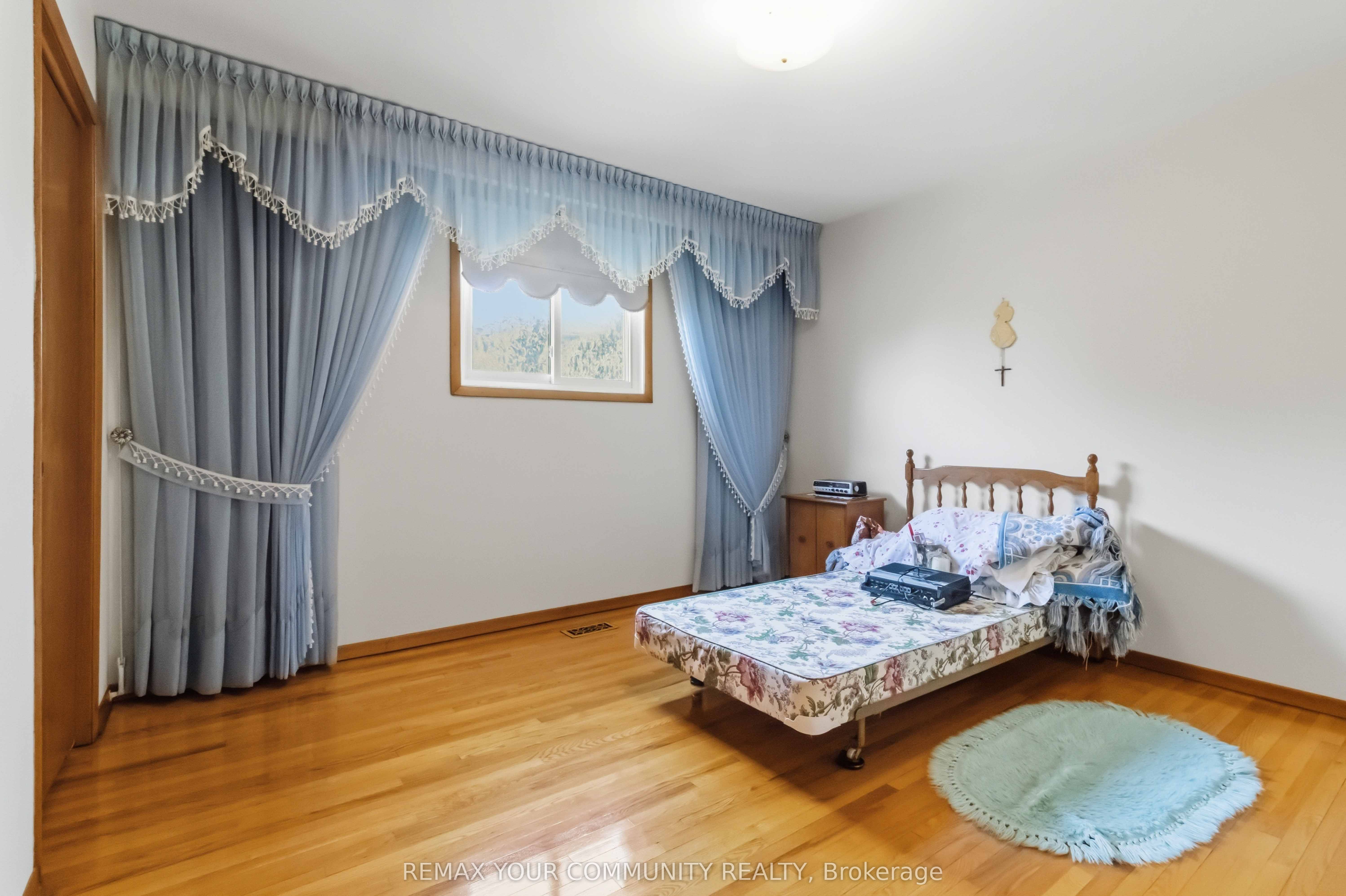 17 Harris Crescent Property Photo 38