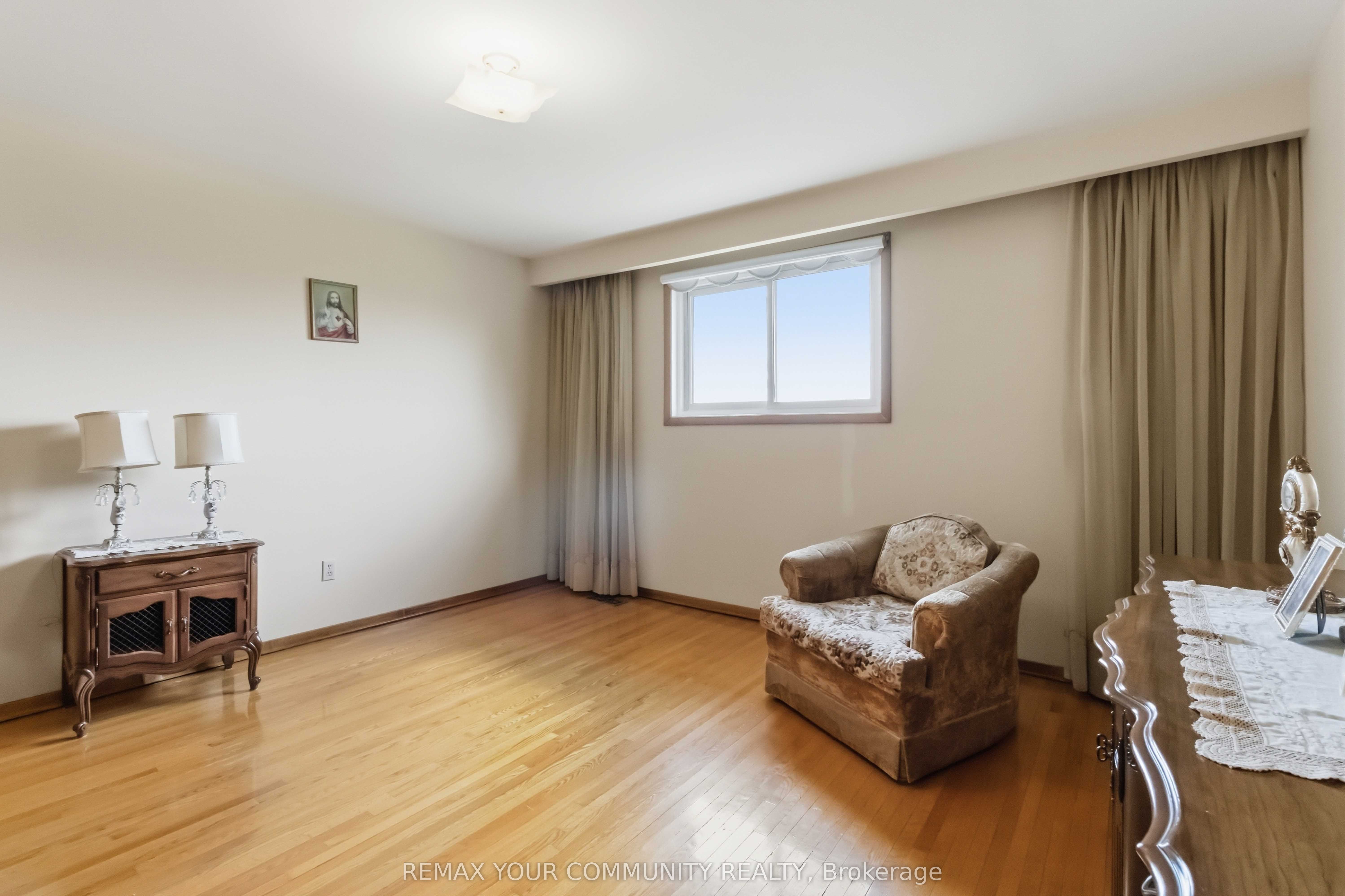 17 Harris Crescent Property Photo 41