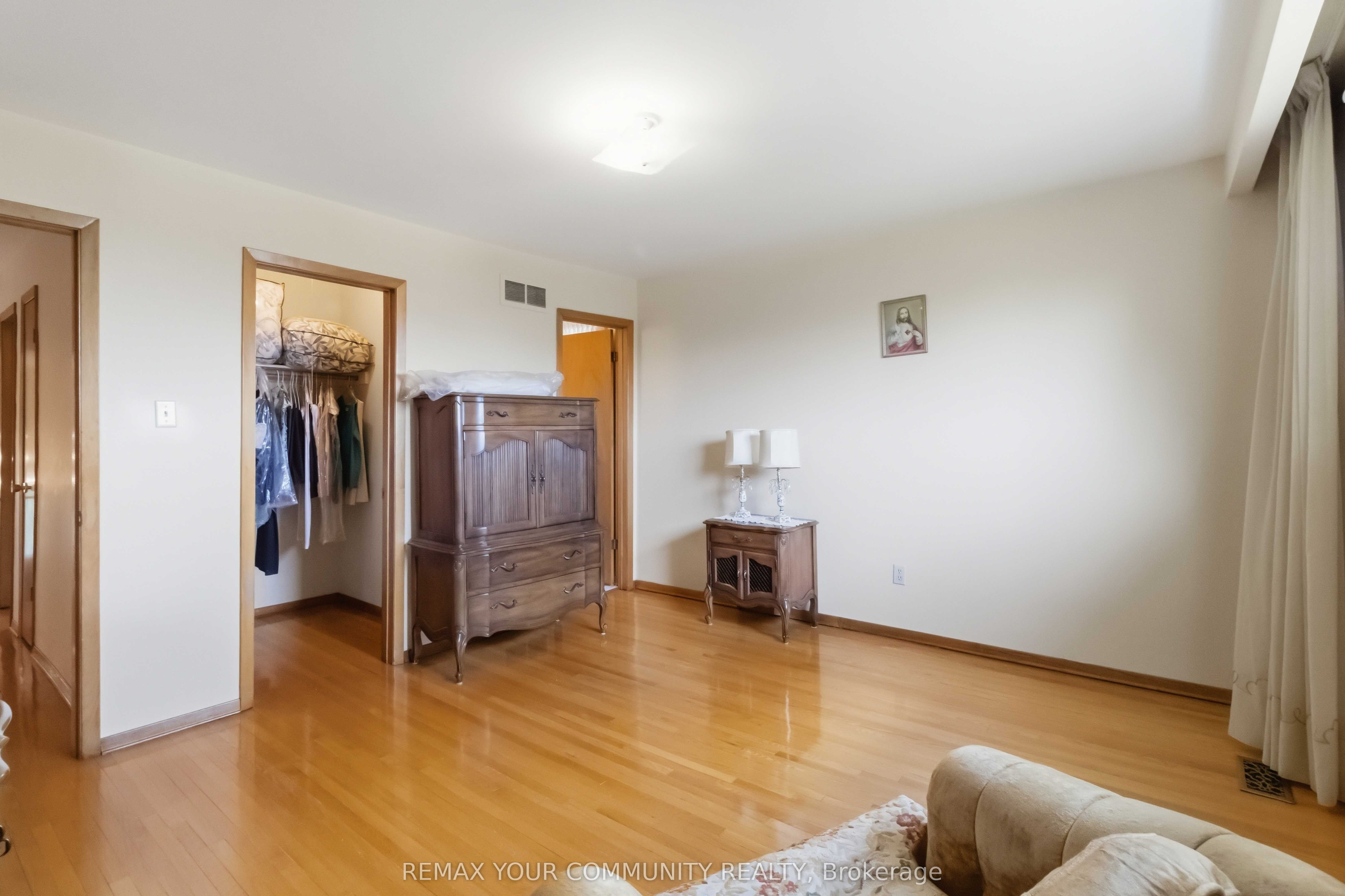17 Harris Crescent Property Photo 42