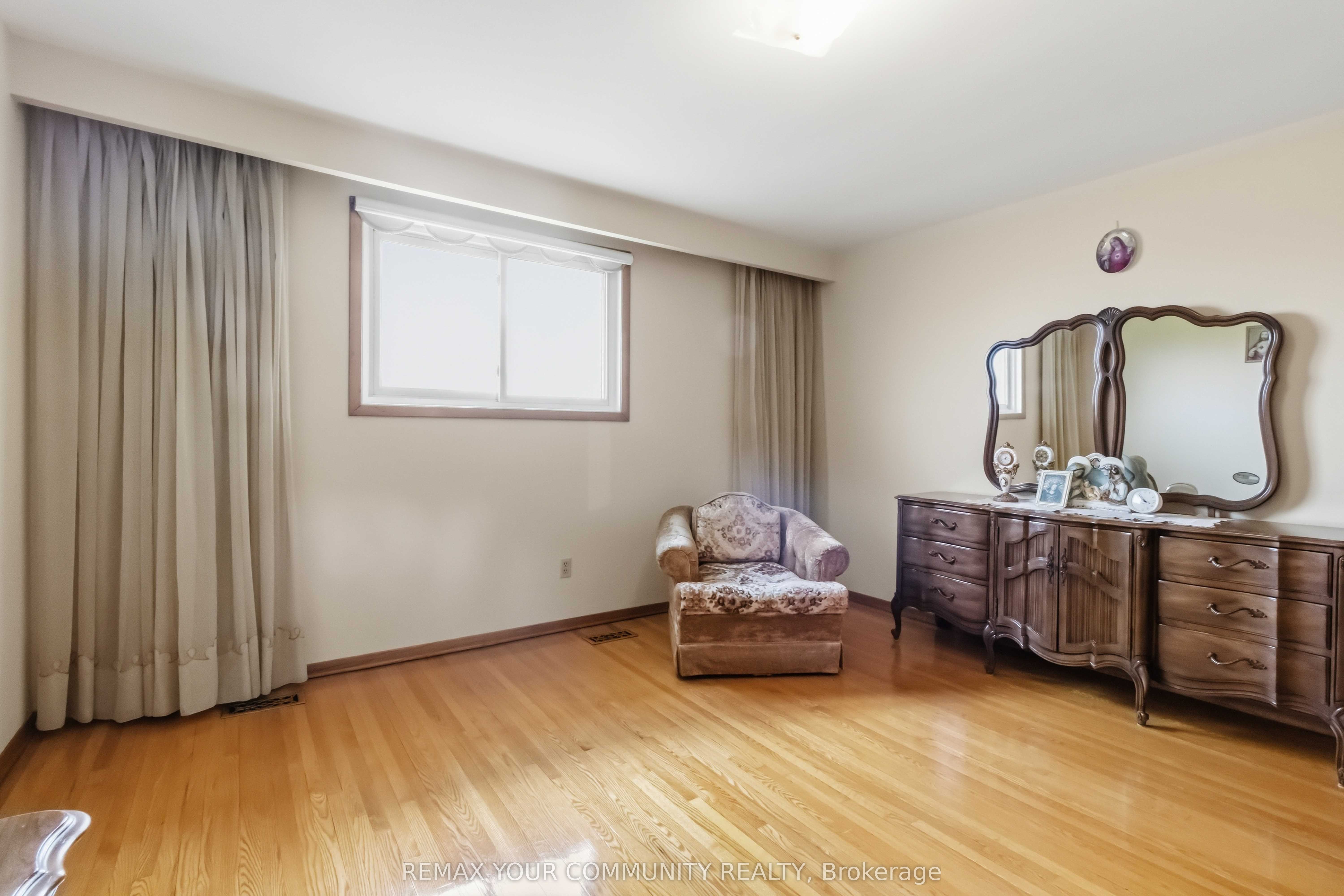 17 Harris Crescent Property Photo 43