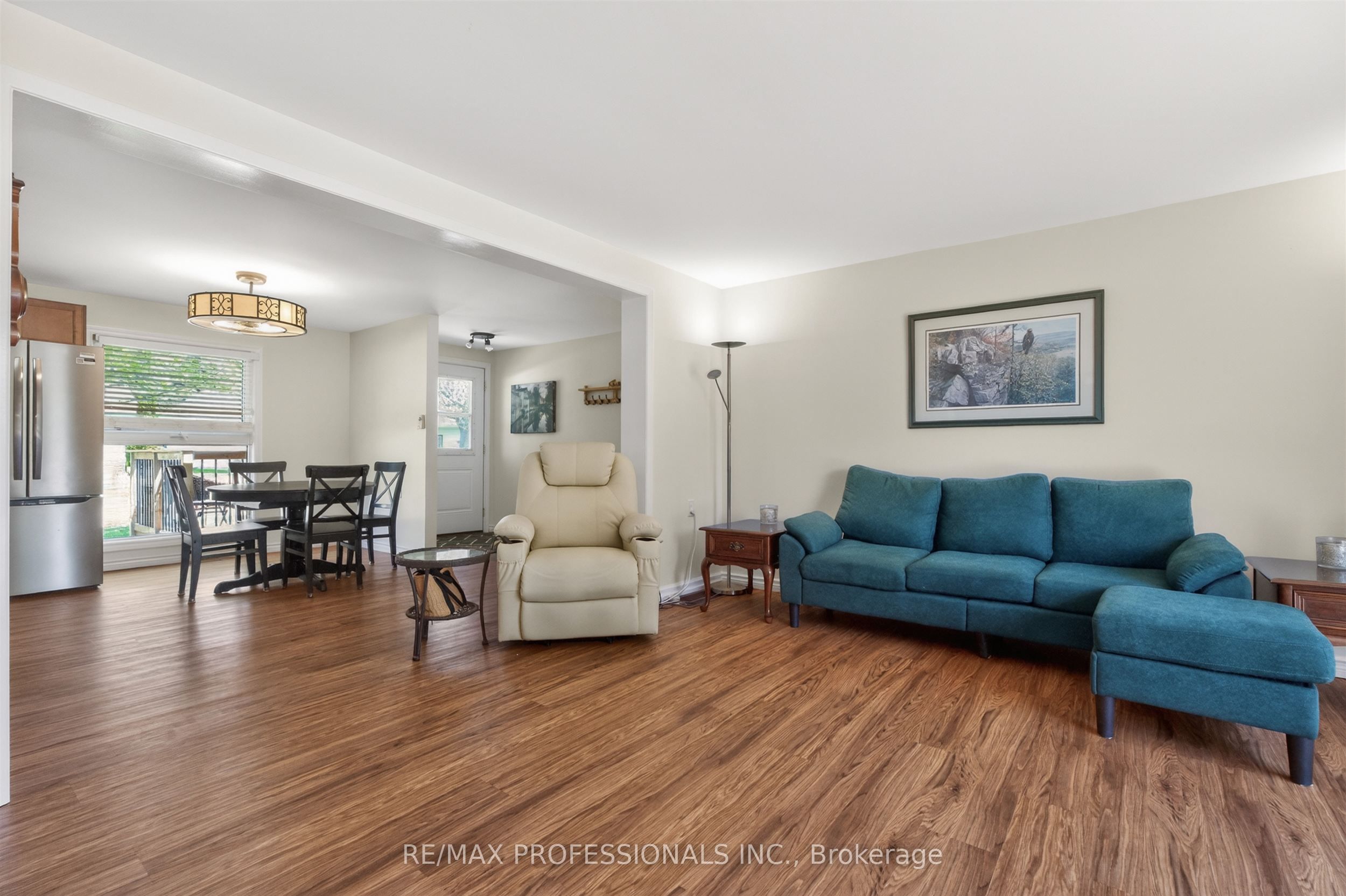 7 Tamarack Court Property Photo 8