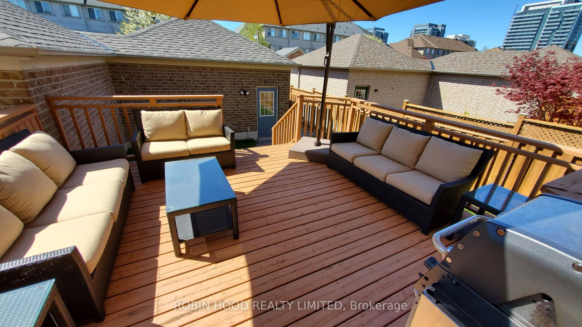 103 Selkirk Drive Property Photo 2