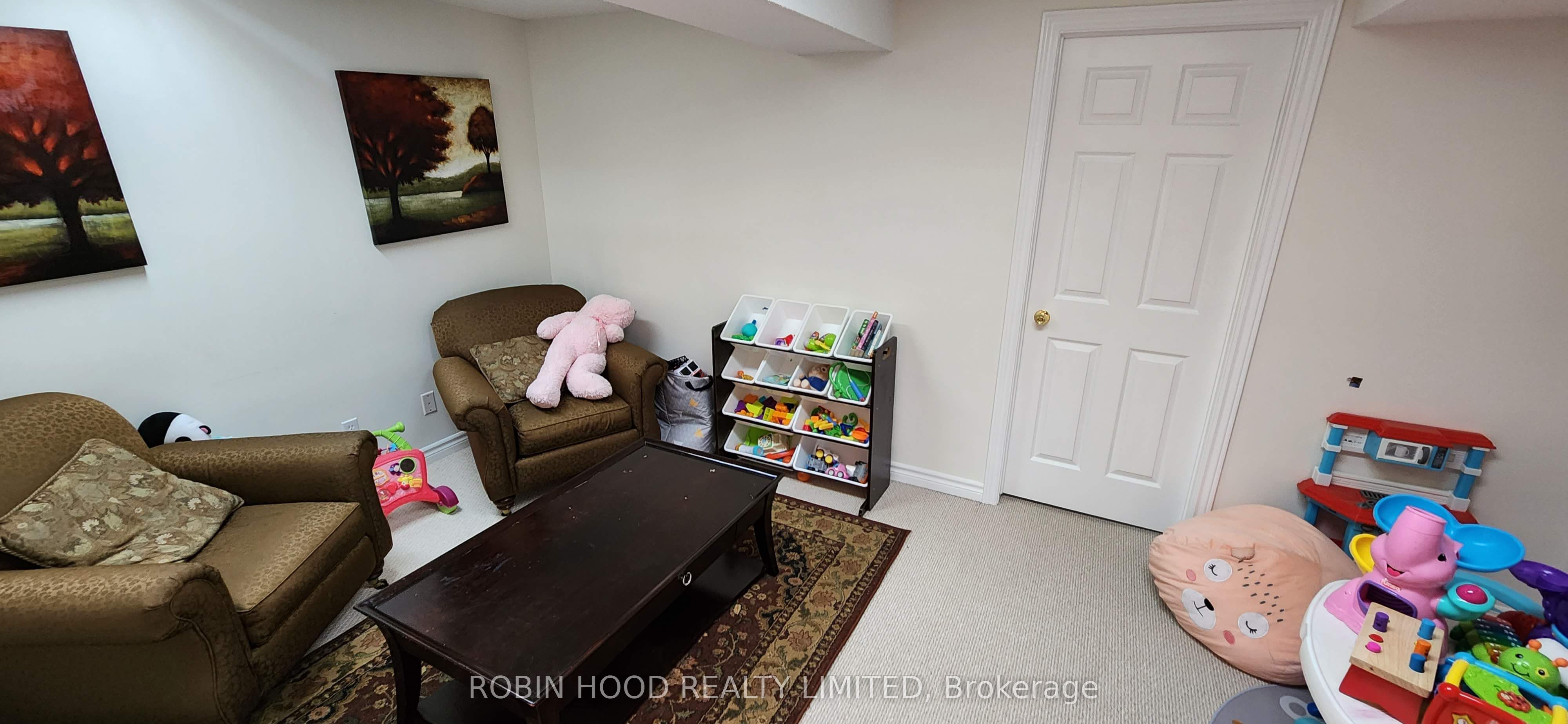 103 Selkirk Drive Property Photo 14