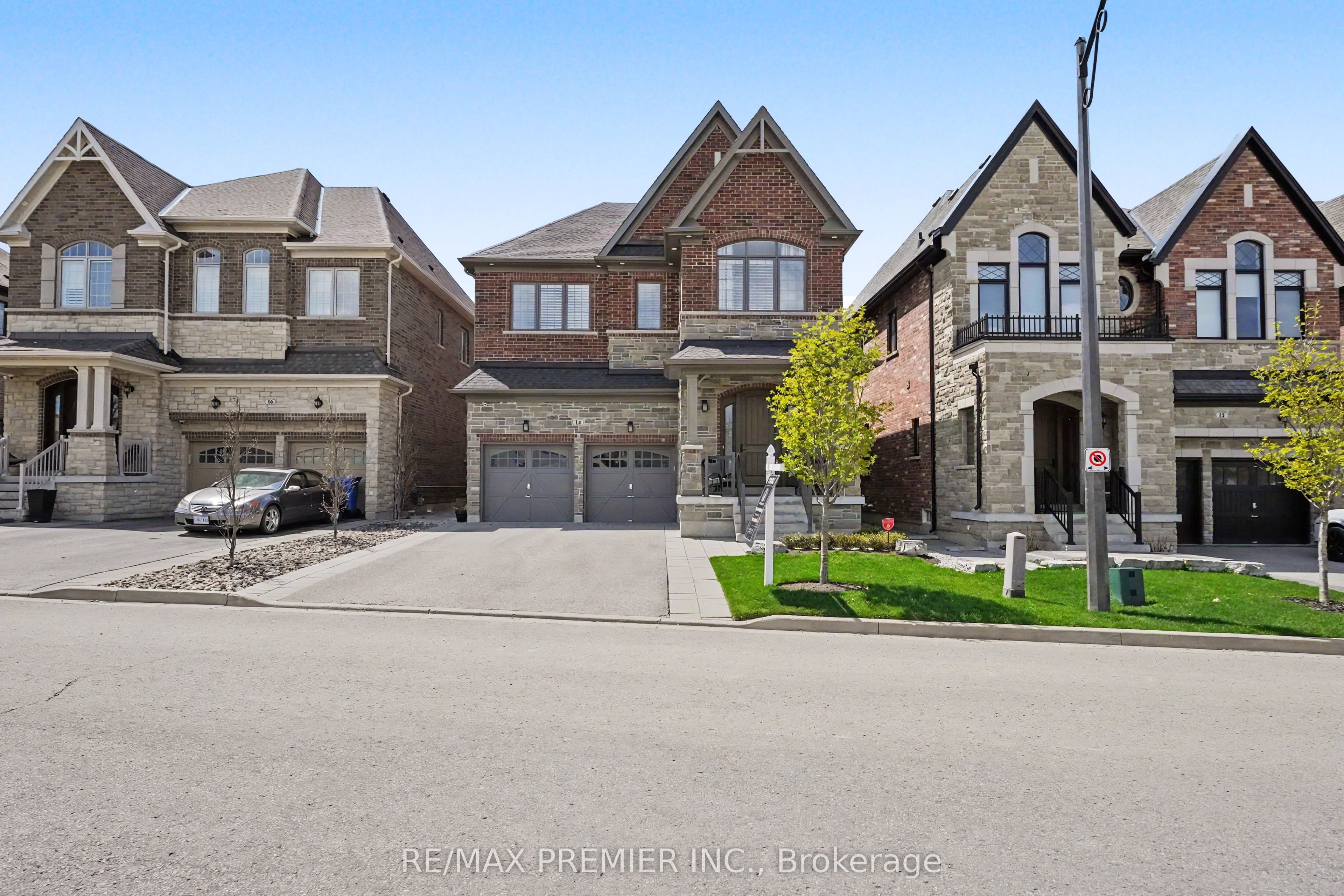14 King Boulevard Property Photo 1