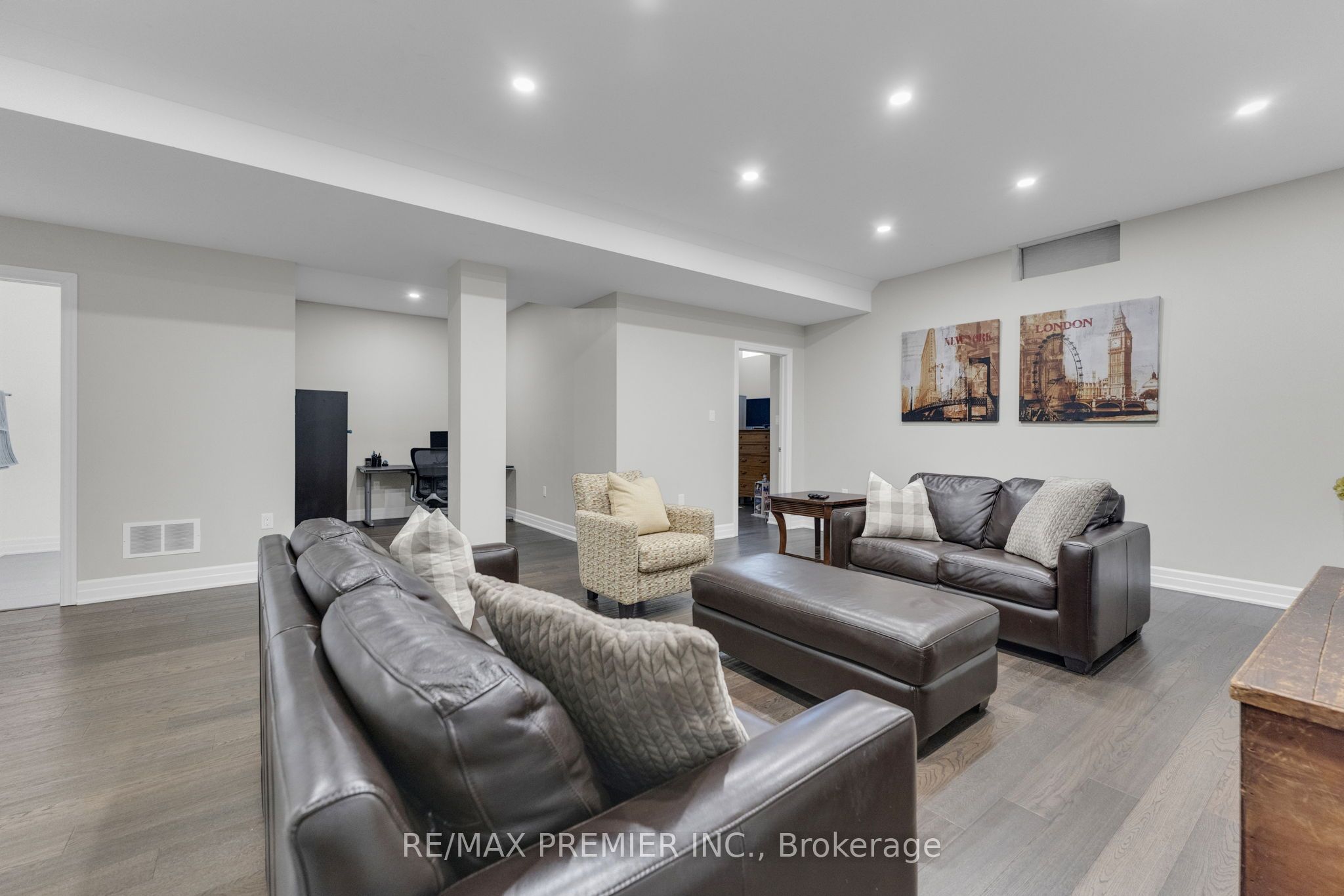 14 King Boulevard Property Photo 36