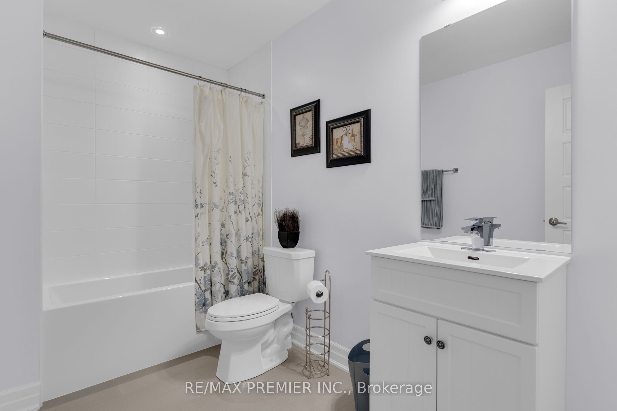 14 King Boulevard Property Photo 38