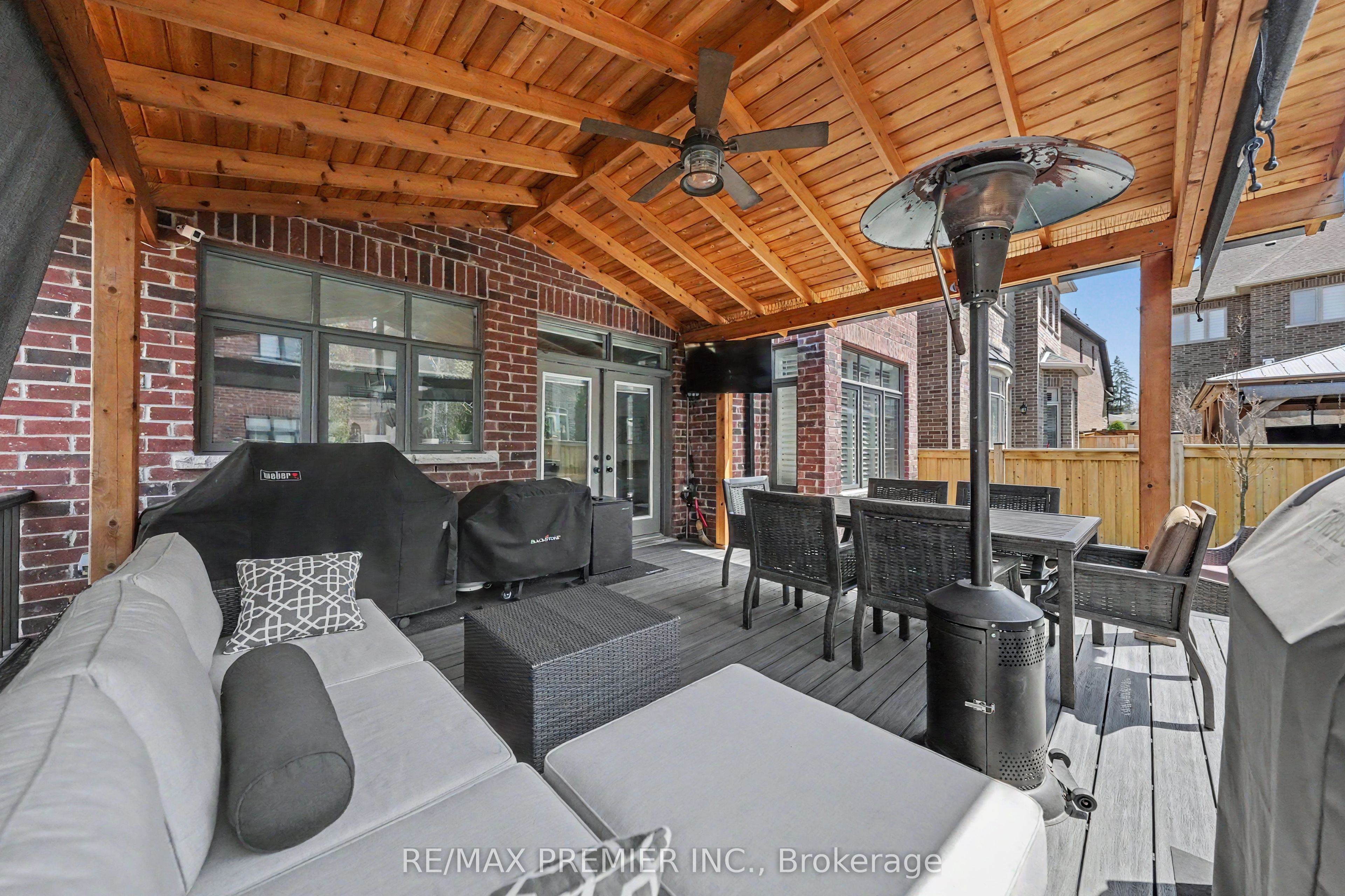 14 King Boulevard Property Photo 45