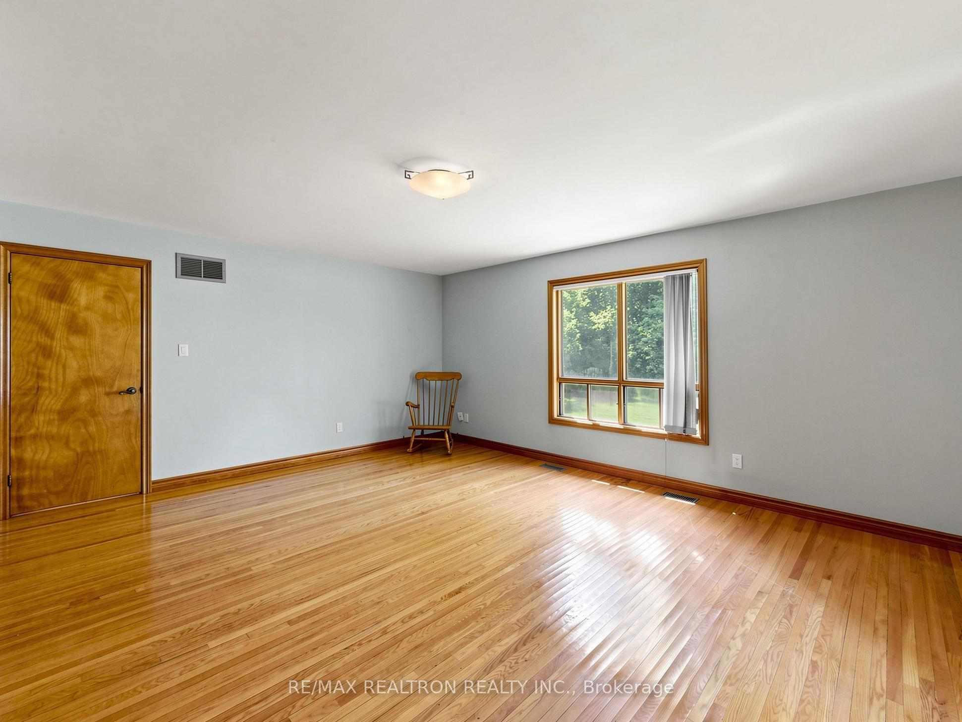 179 Douglas Road Property Photo 4