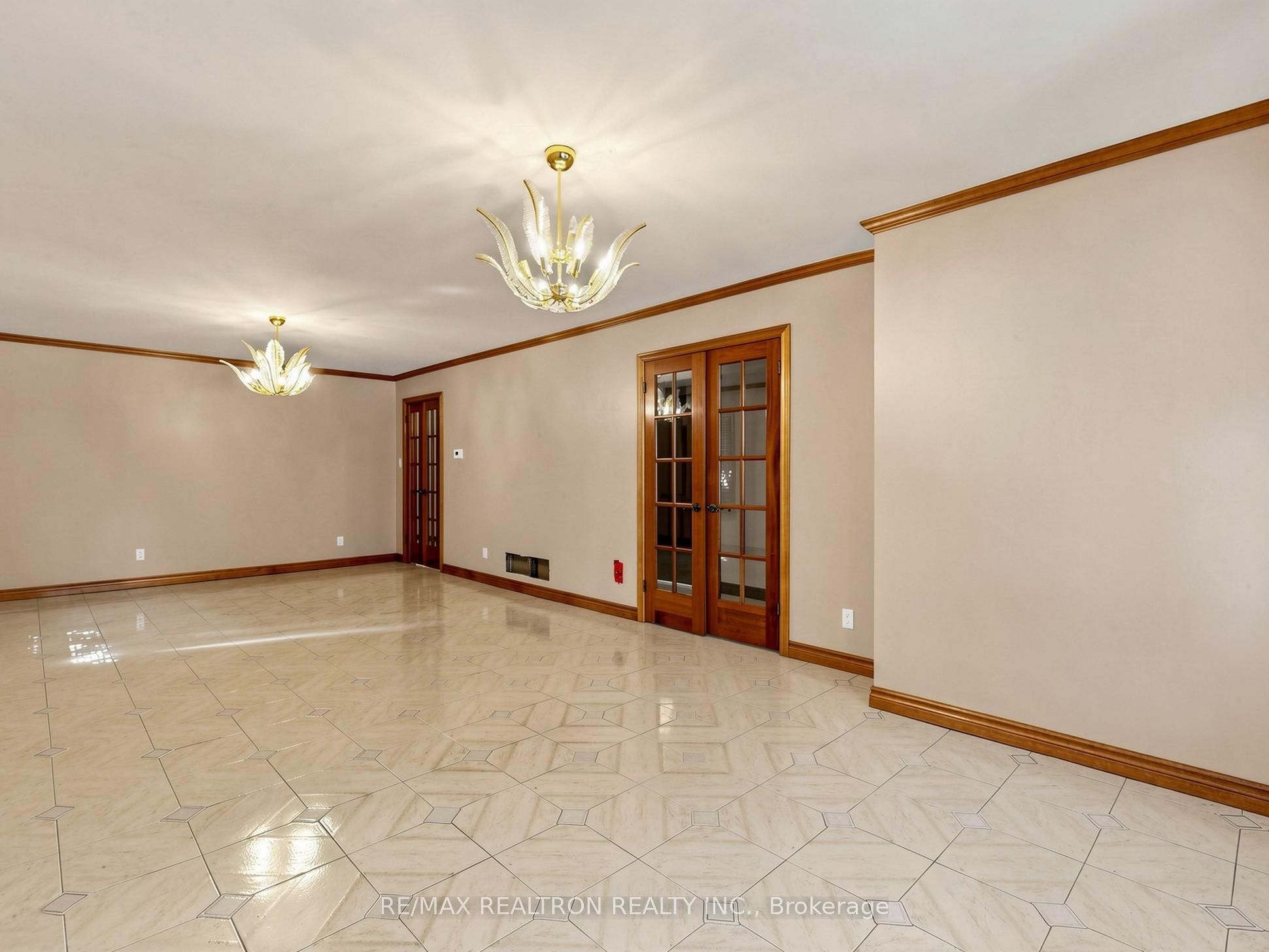 179 Douglas Road Property Photo 14