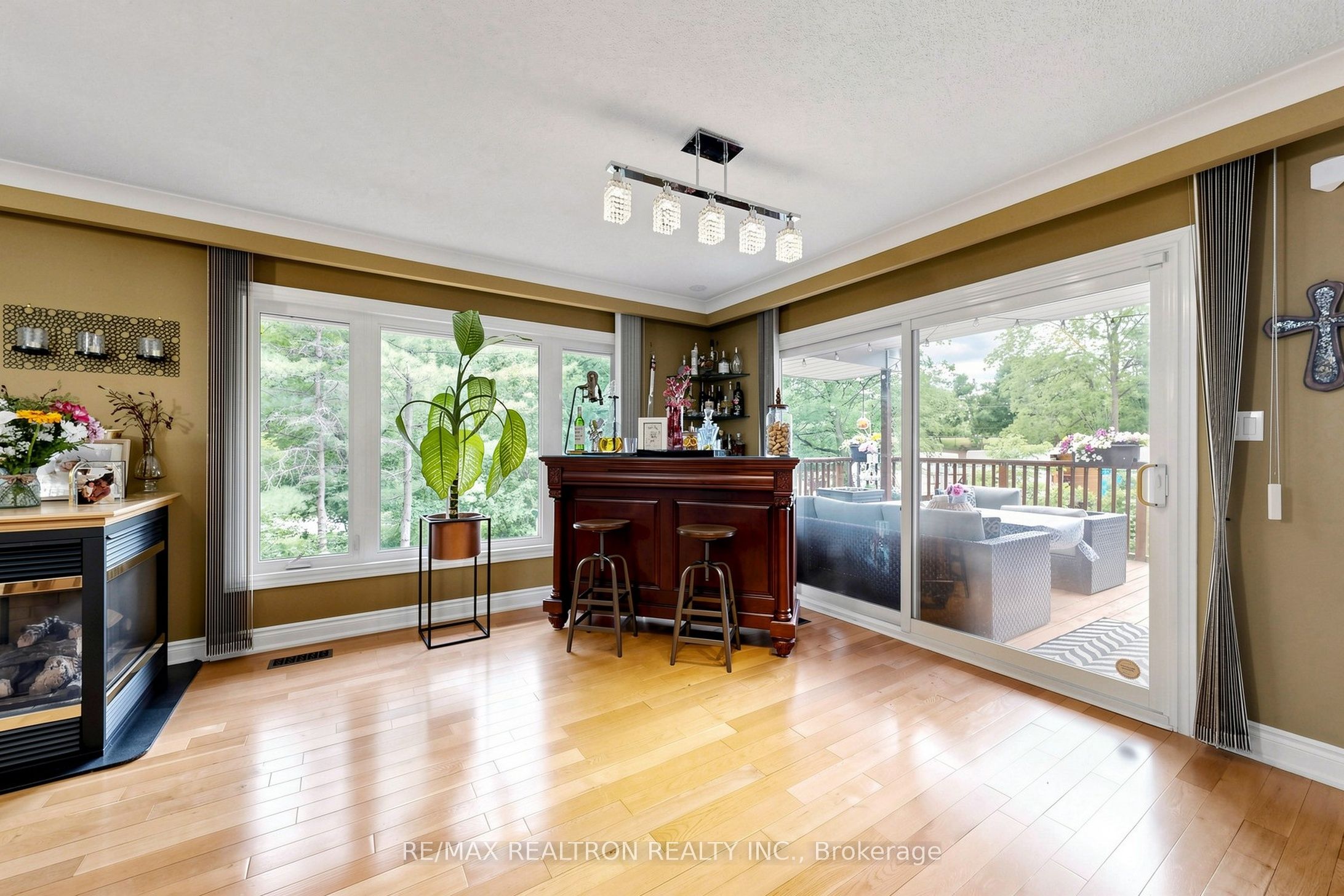 250 Kingscross Drive Property Photo 25