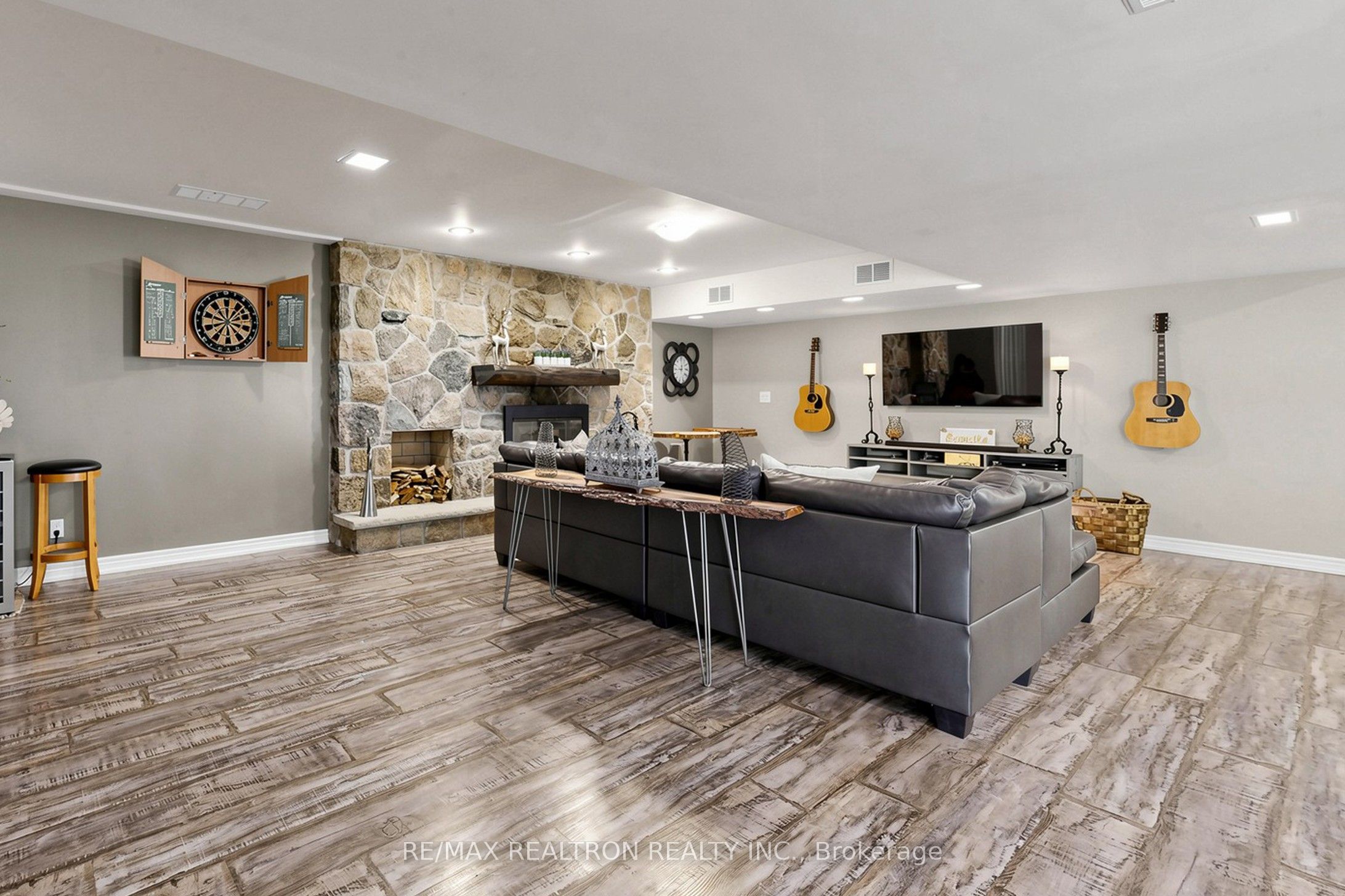 250 Kingscross Drive Property Photo 46