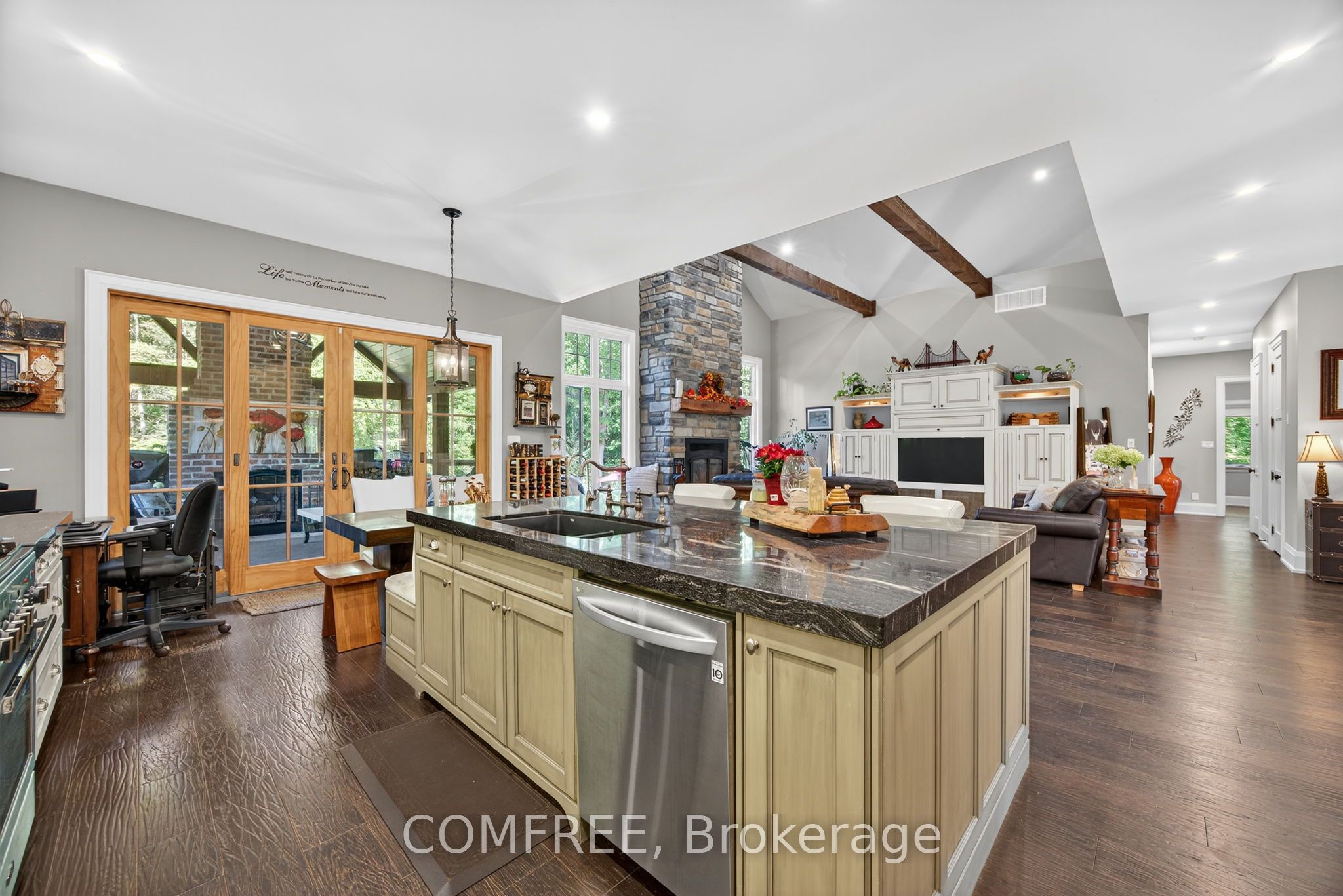 1707 Wilkinson Street Property Photo 8