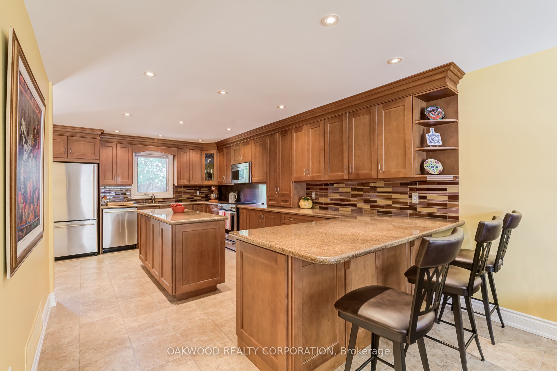 486 Greenock Drive Property Photo 7